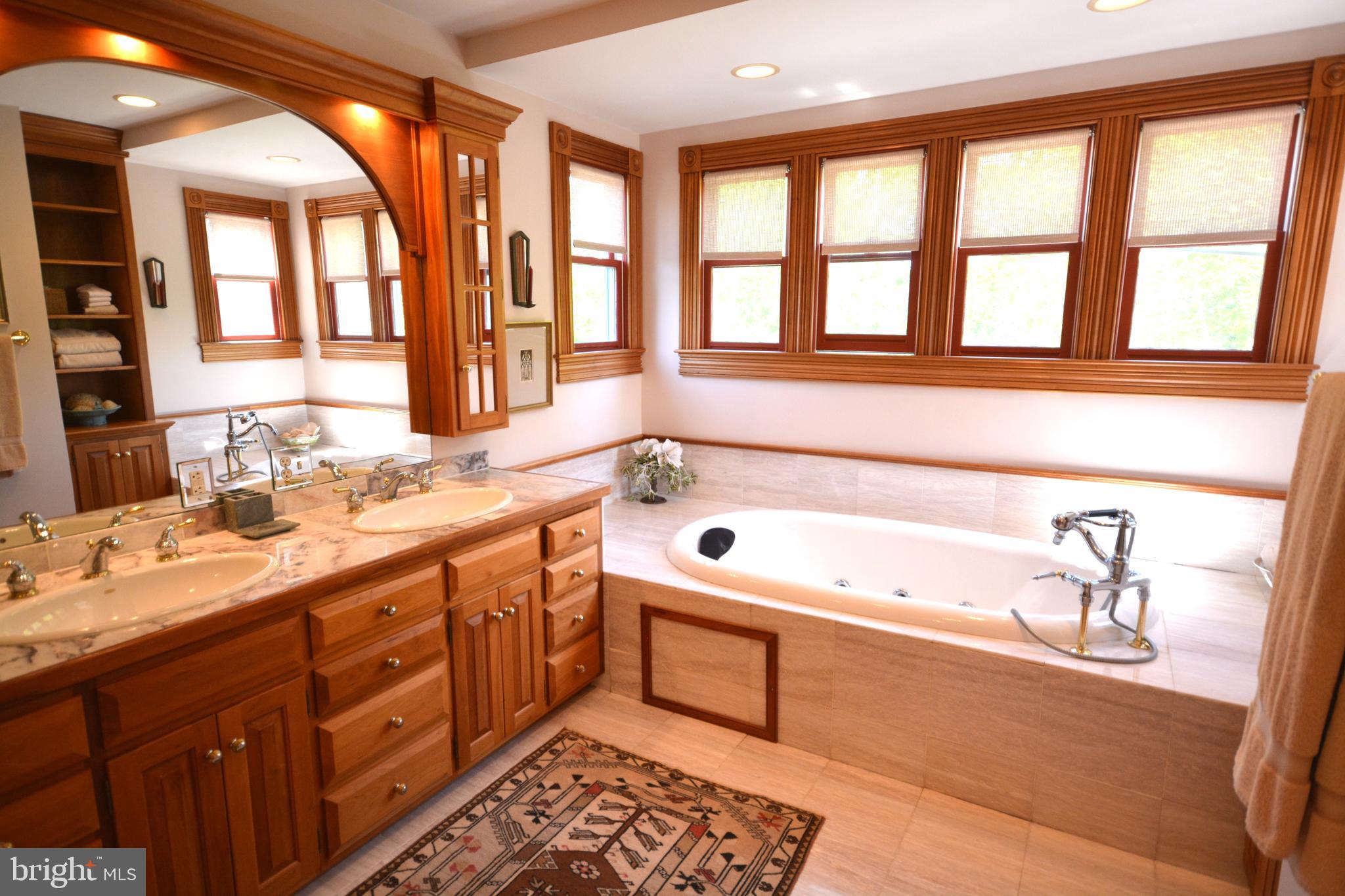 ROYAL OAK - Residential