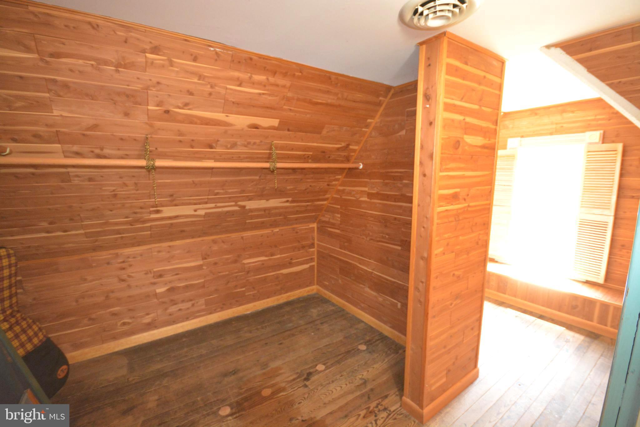 ROYAL OAK - Residential