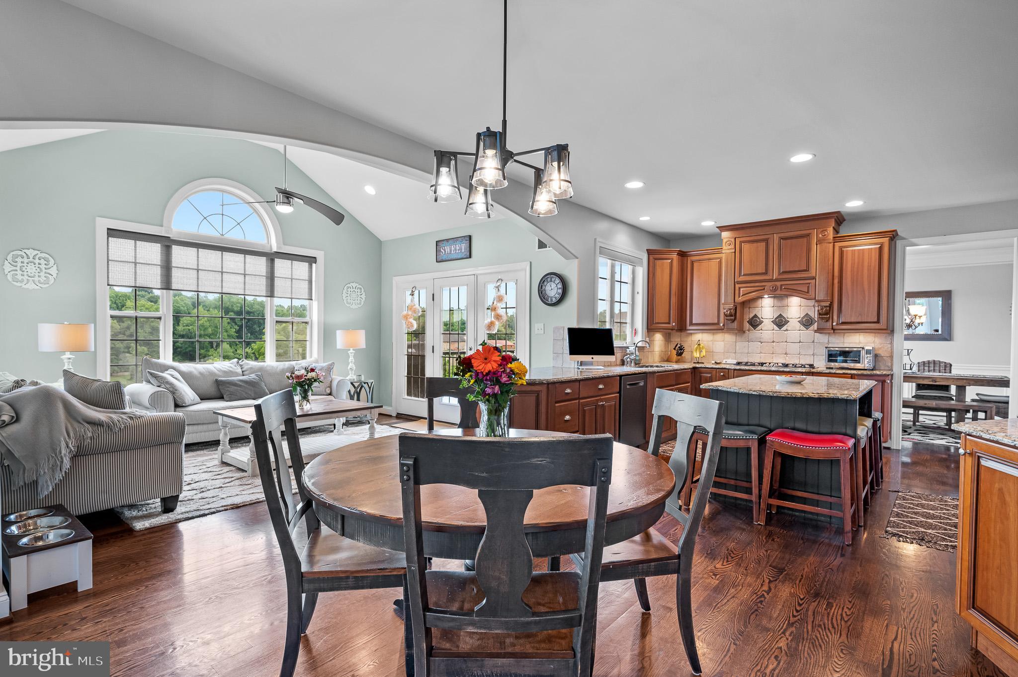 WHITE CLAY KNOLL - Residential