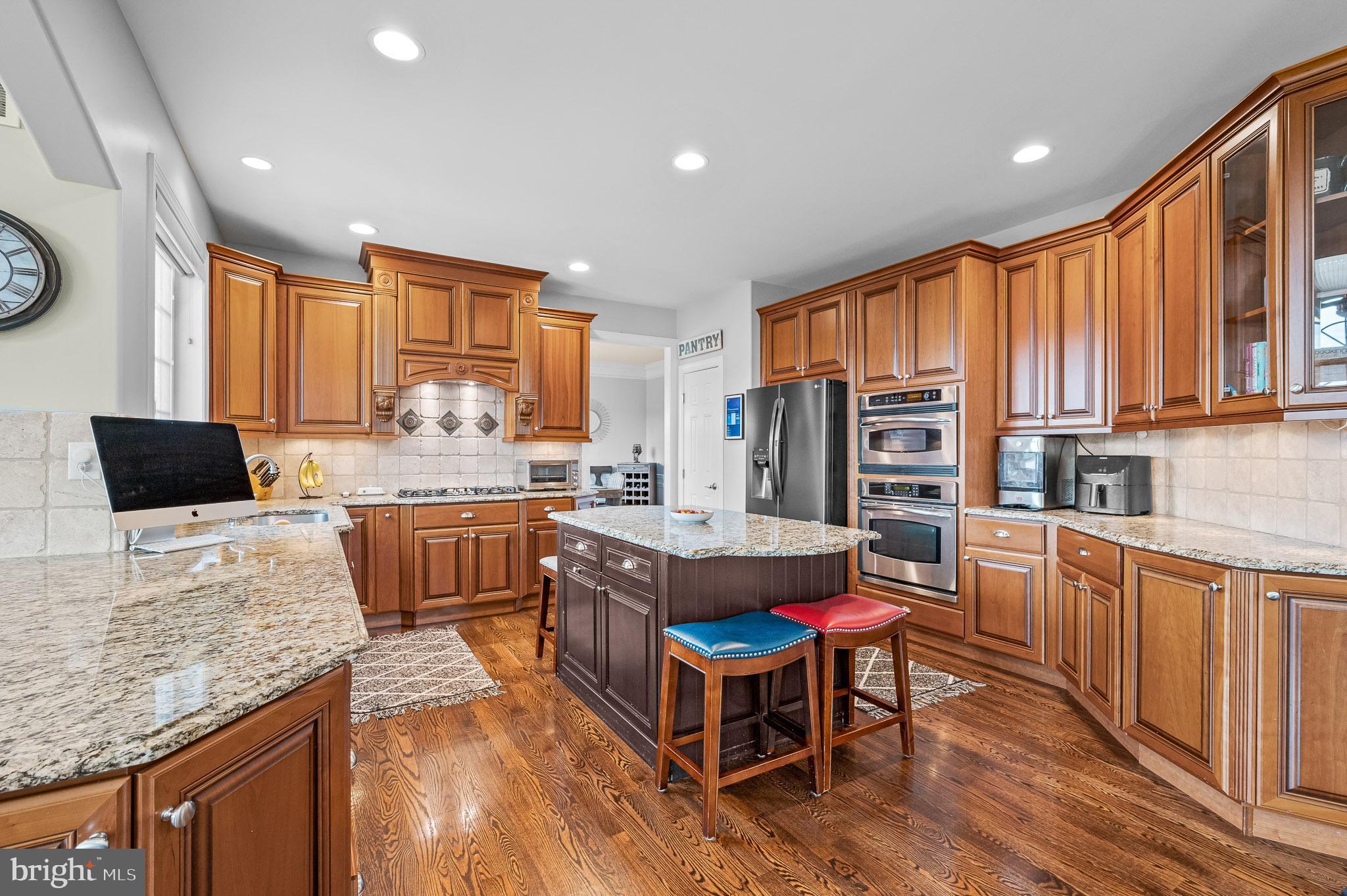 WHITE CLAY KNOLL - Residential