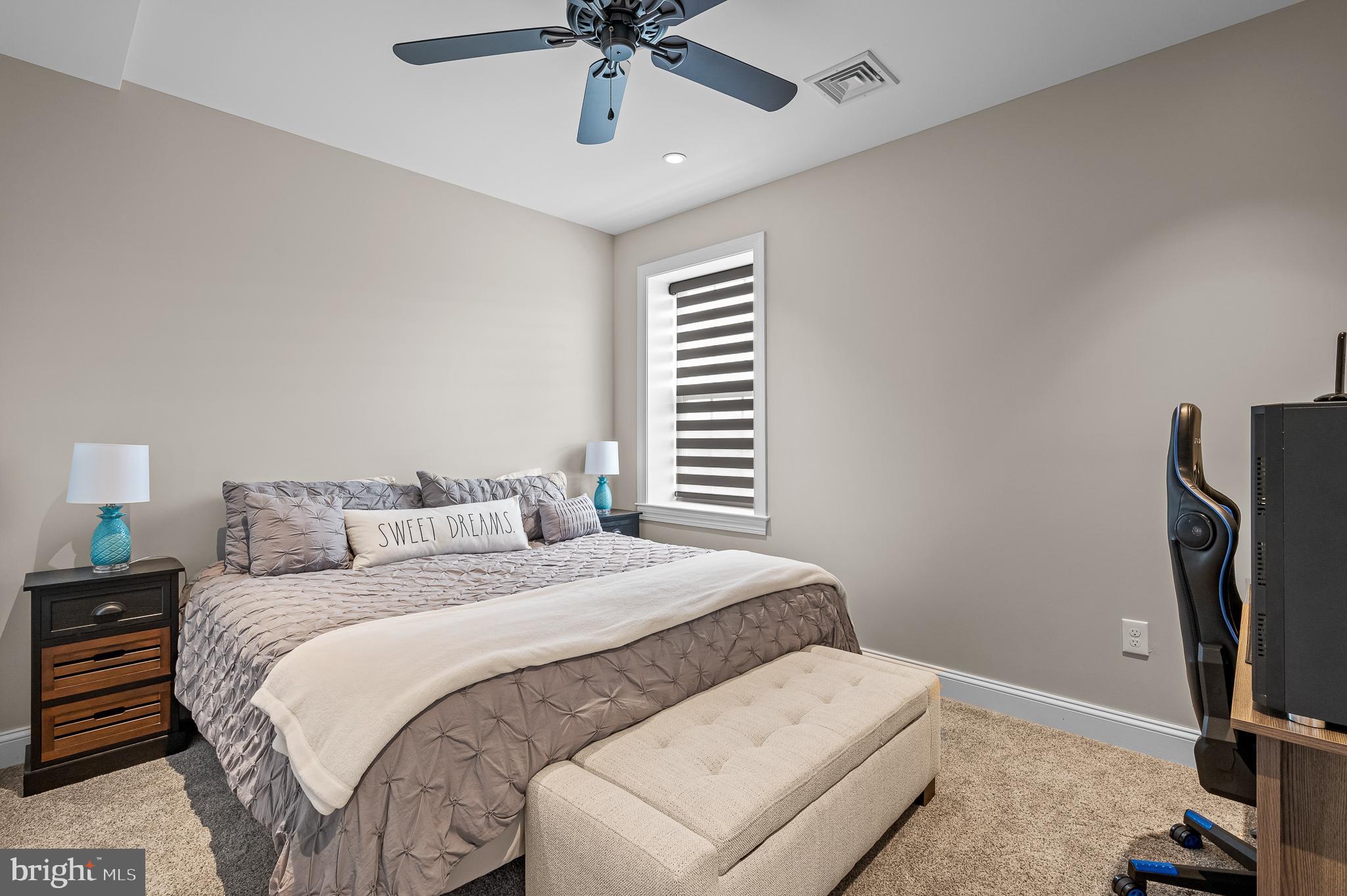 WHITE CLAY KNOLL - Residential