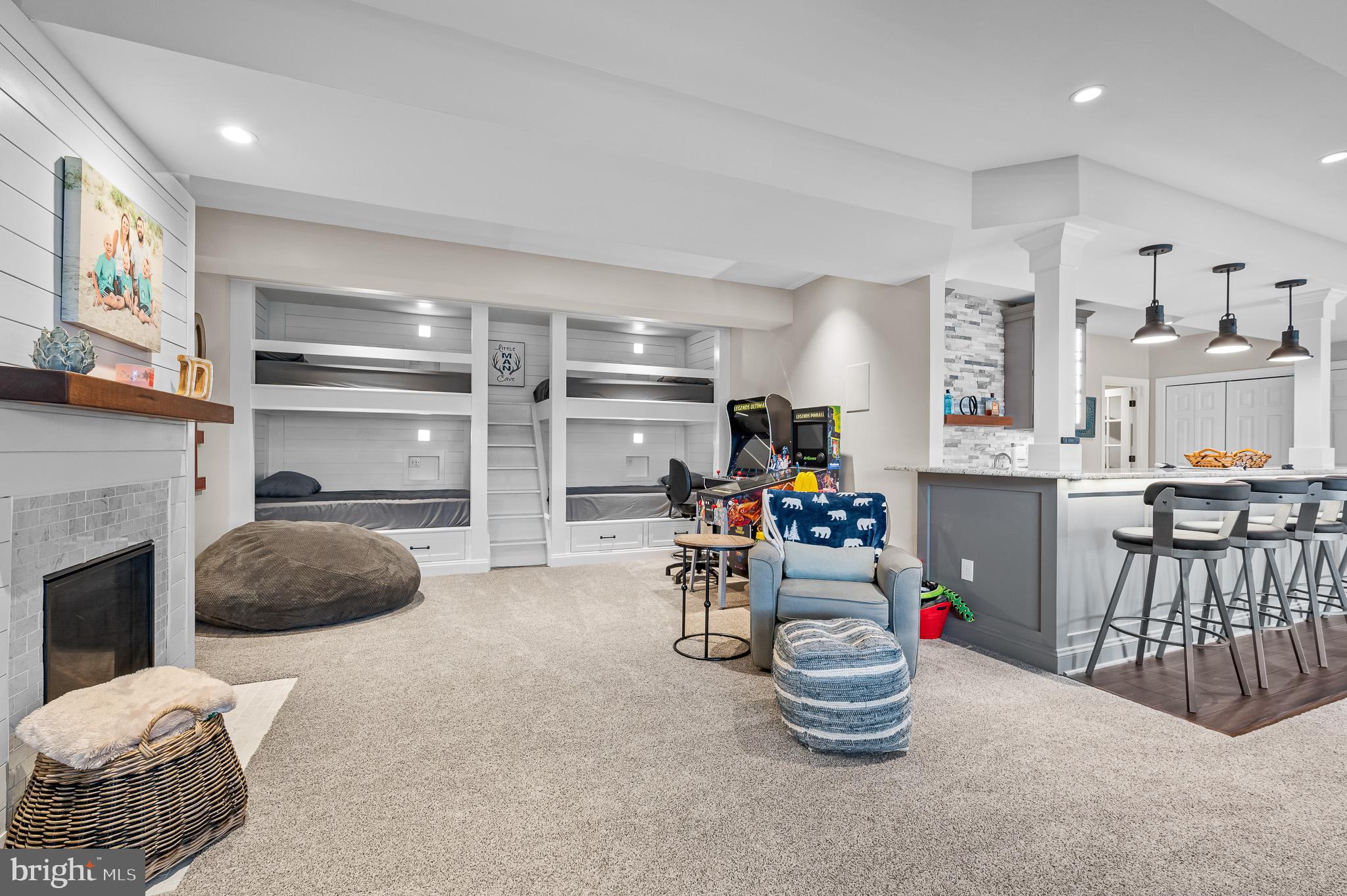 WHITE CLAY KNOLL - Residential