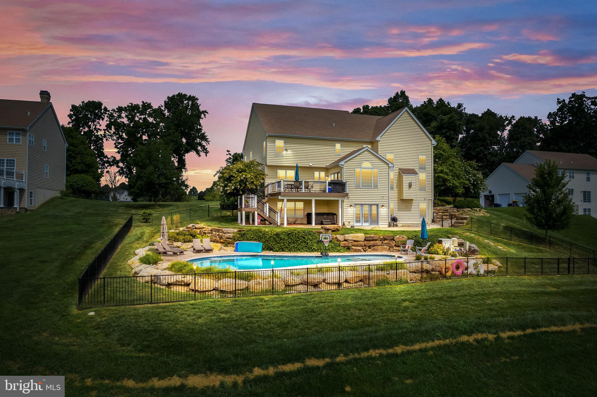 WHITE CLAY KNOLL - Residential