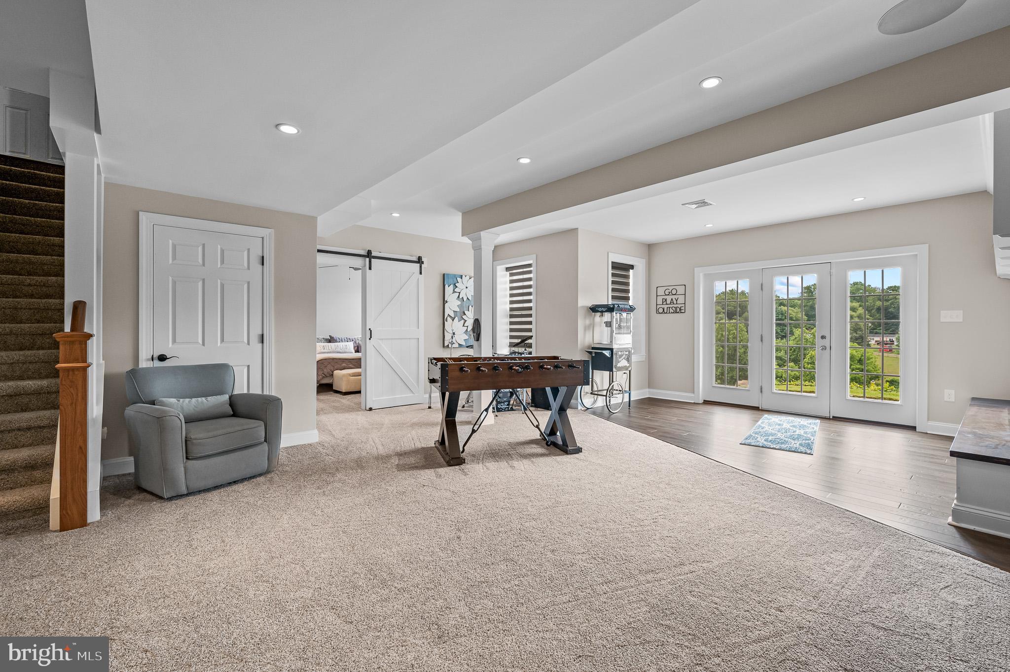 WHITE CLAY KNOLL - Residential