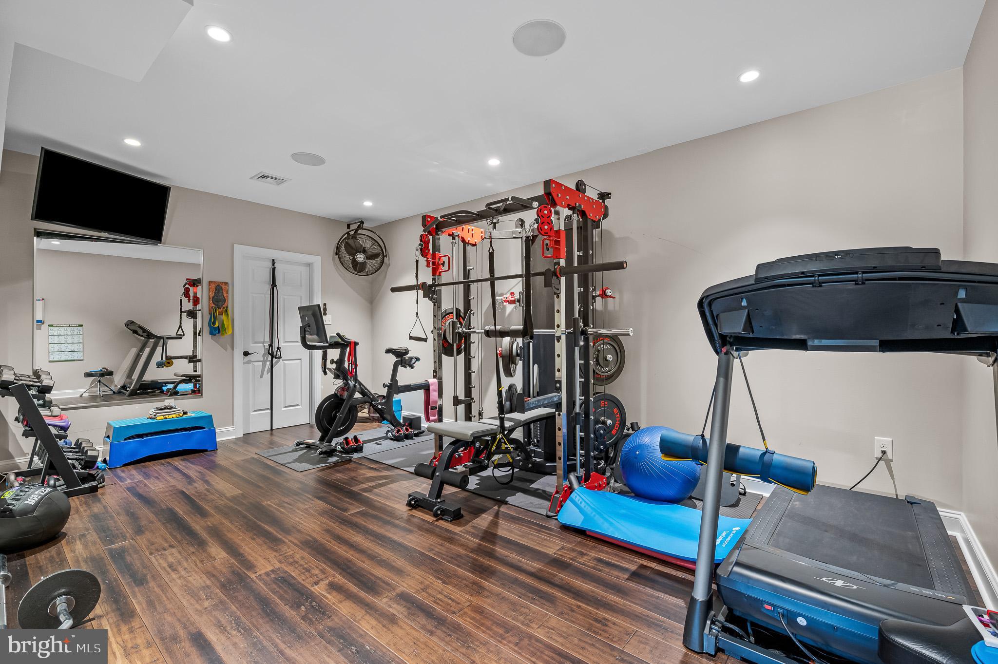 WHITE CLAY KNOLL - Residential