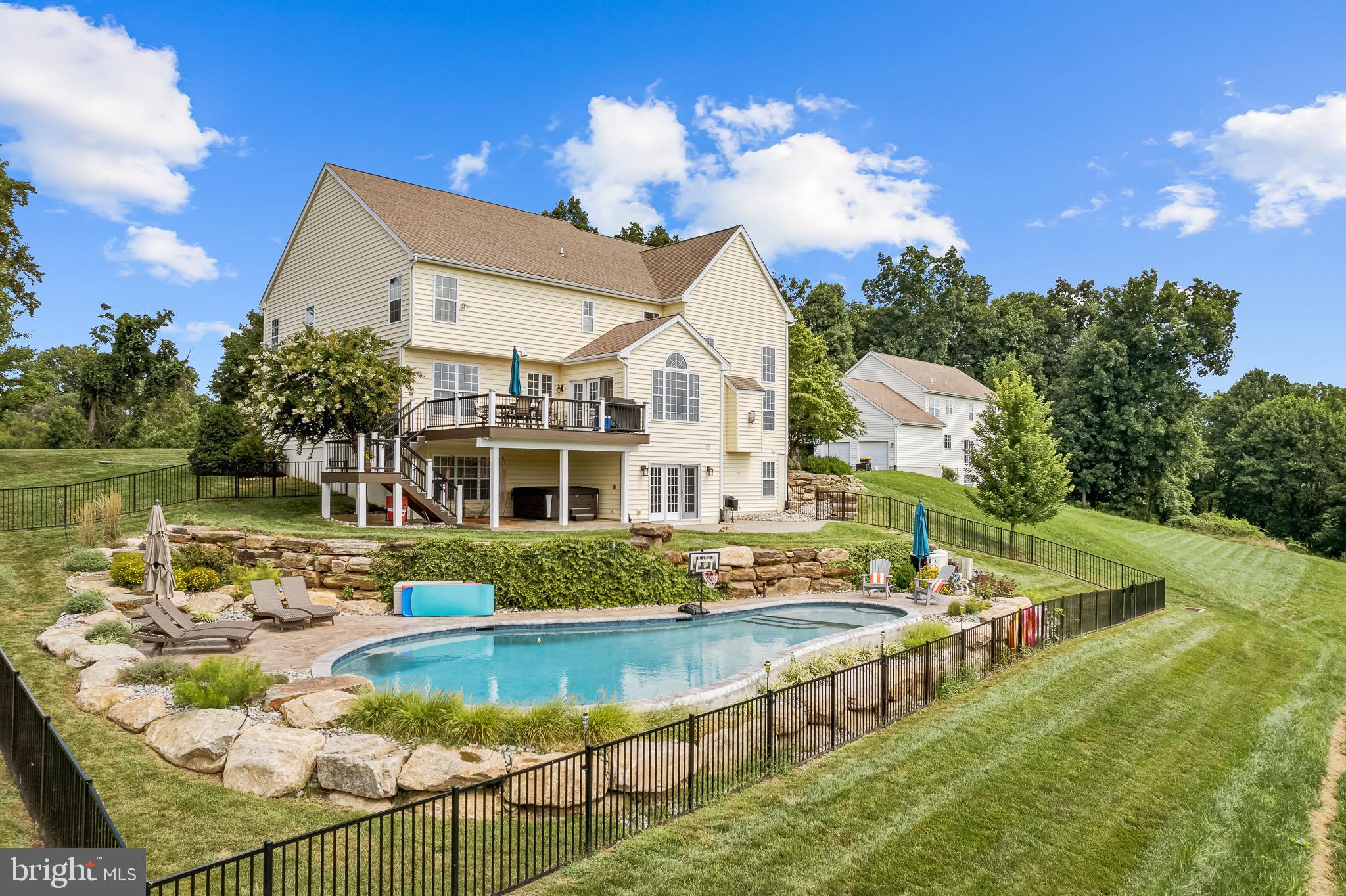 WHITE CLAY KNOLL - Residential