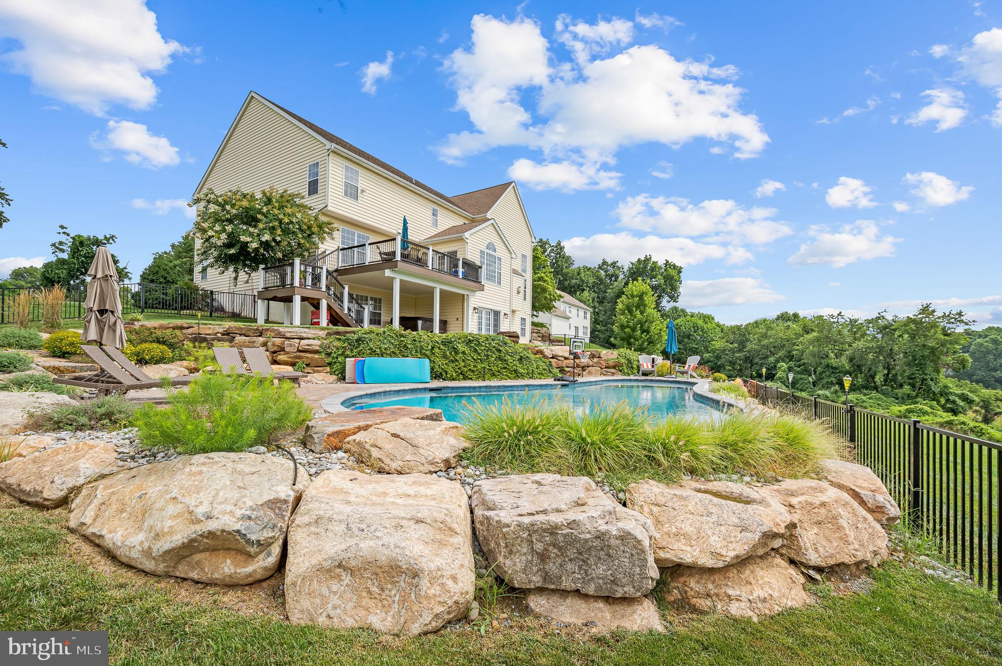 WHITE CLAY KNOLL - Residential