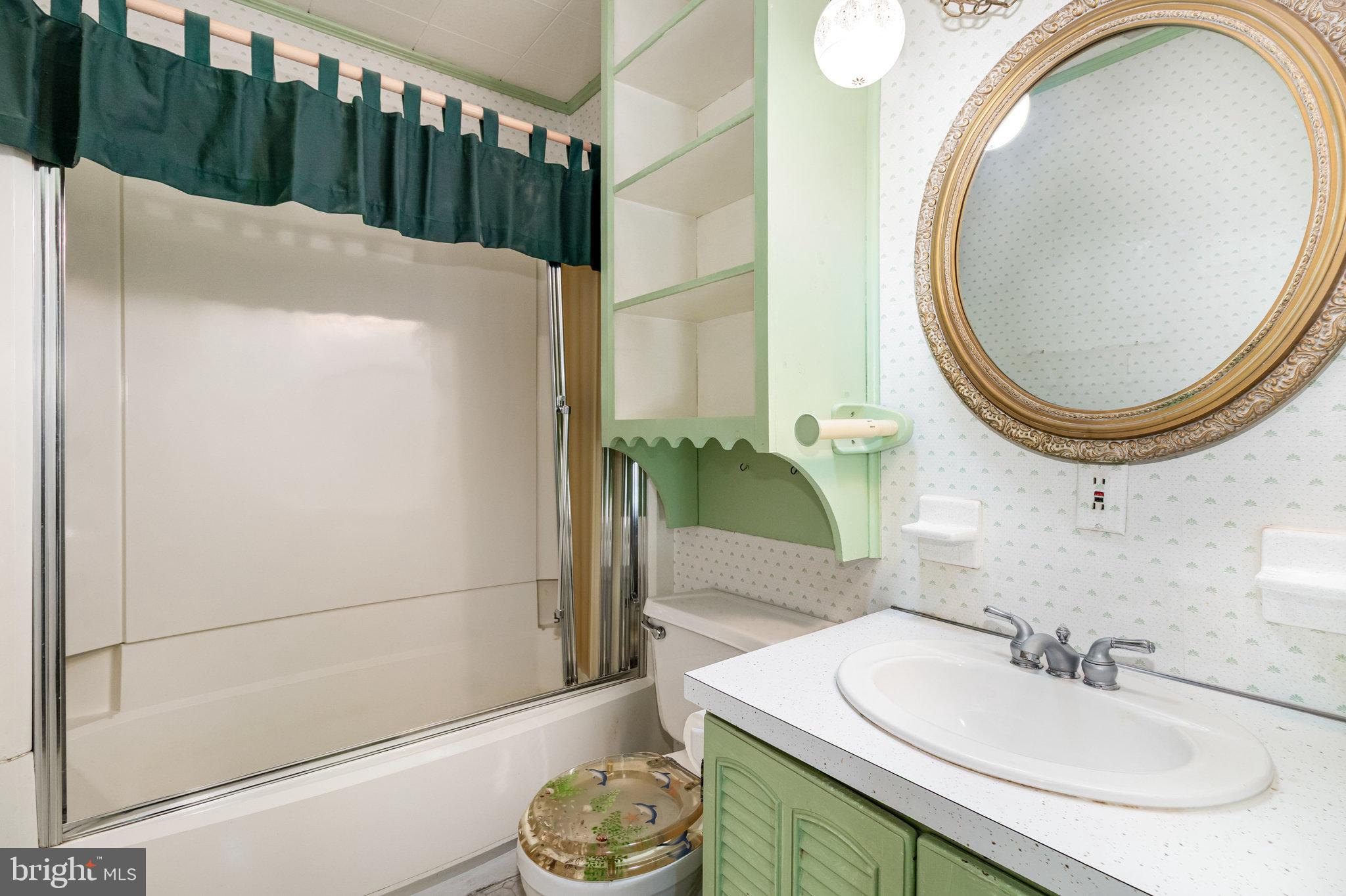 DELBROOK MANOR - Residential