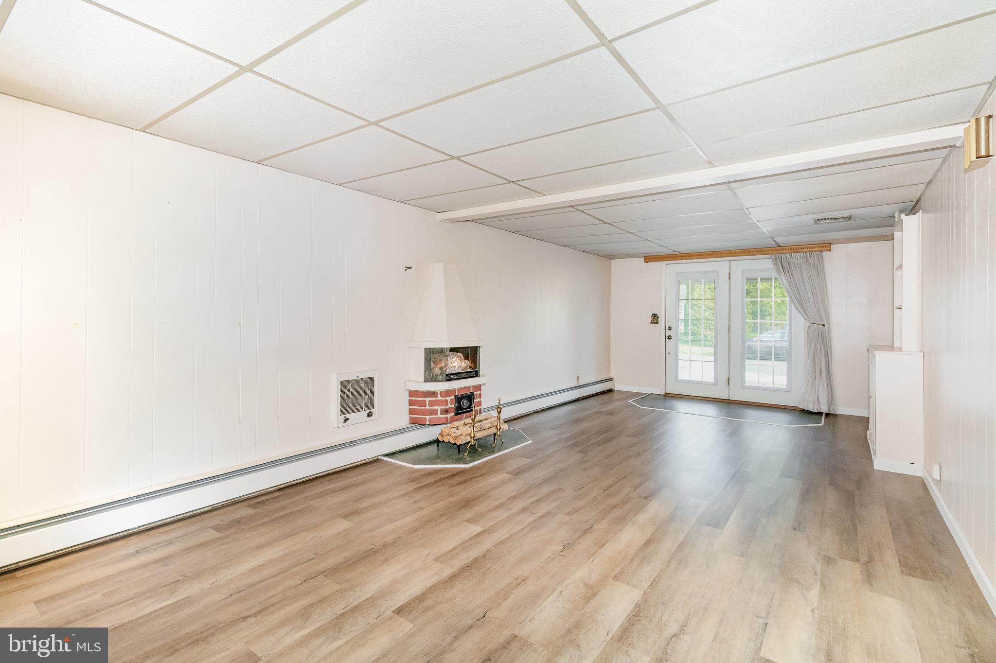 DELBROOK MANOR - Residential