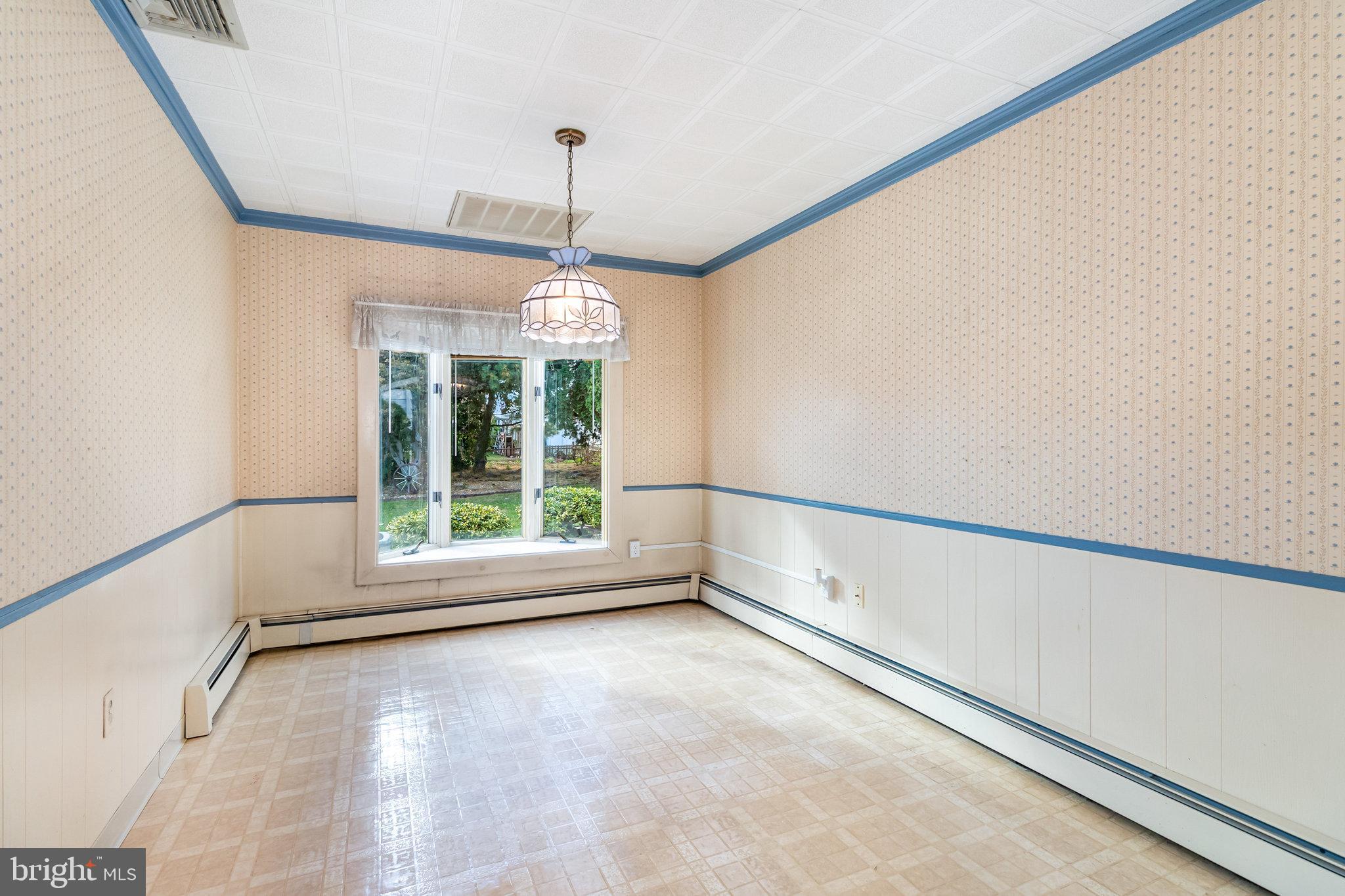 DELBROOK MANOR - Residential