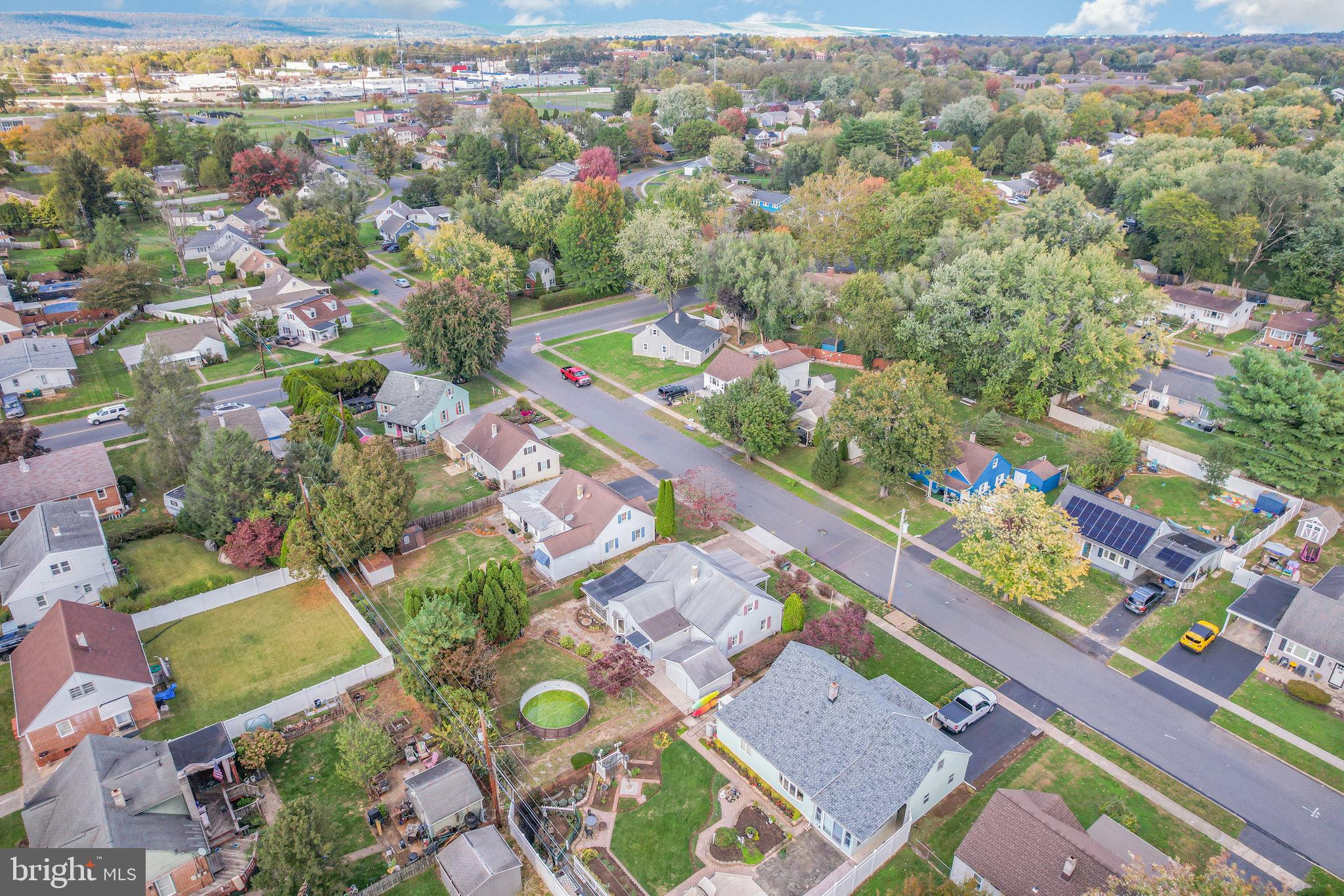 DELBROOK MANOR - Residential