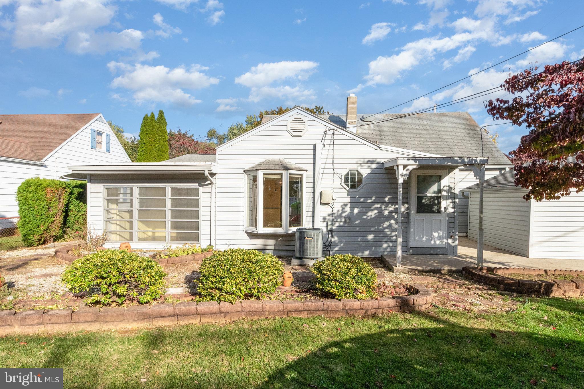 DELBROOK MANOR - Residential