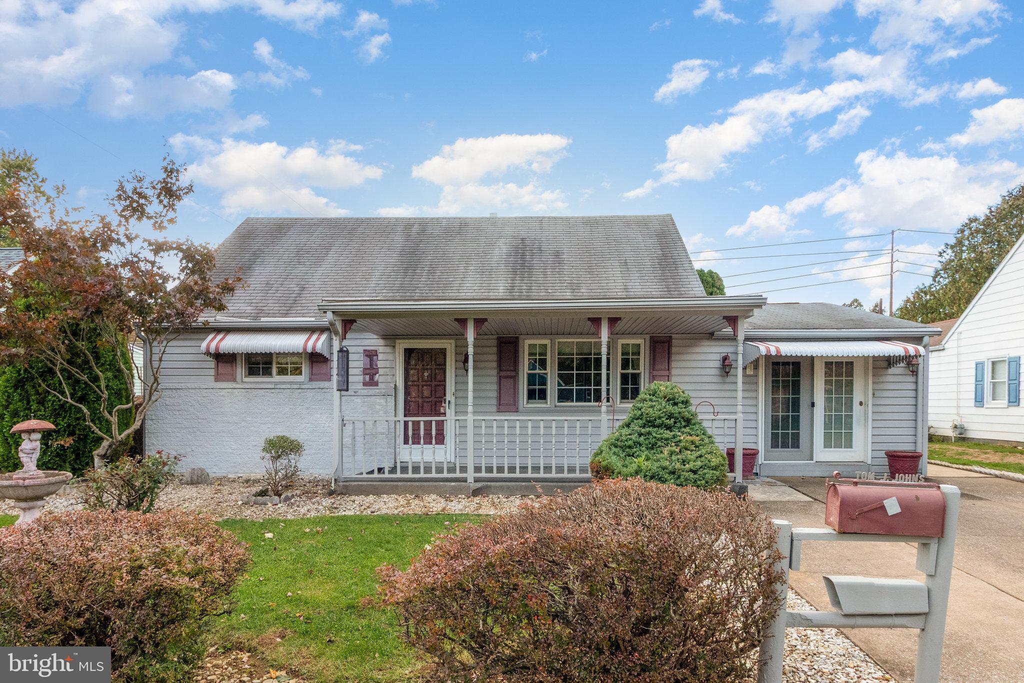 DELBROOK MANOR - Residential
