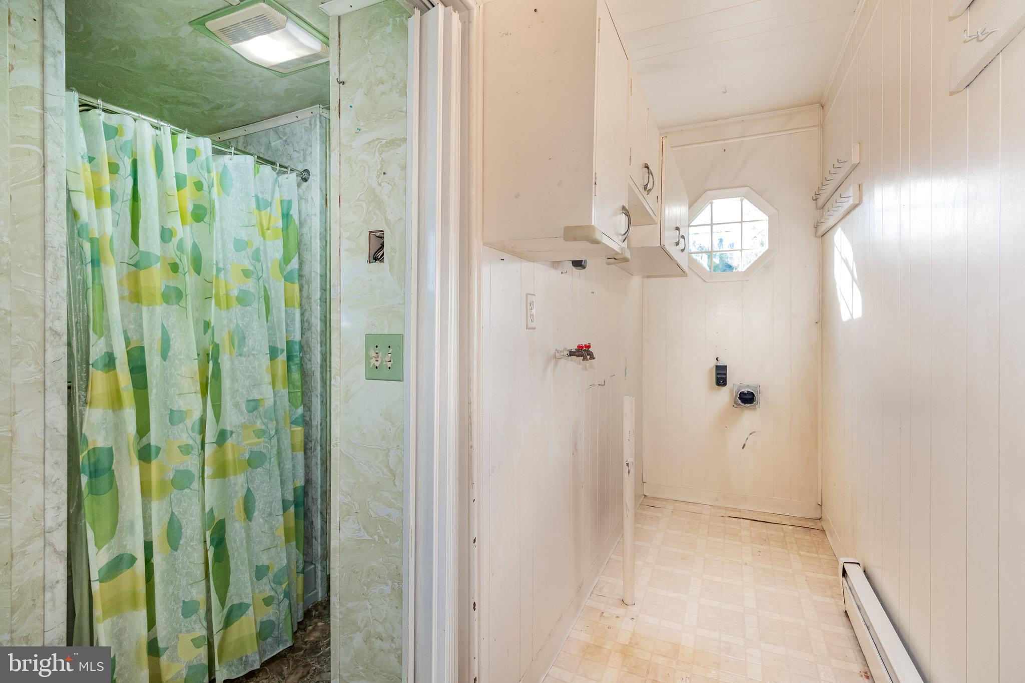 DELBROOK MANOR - Residential