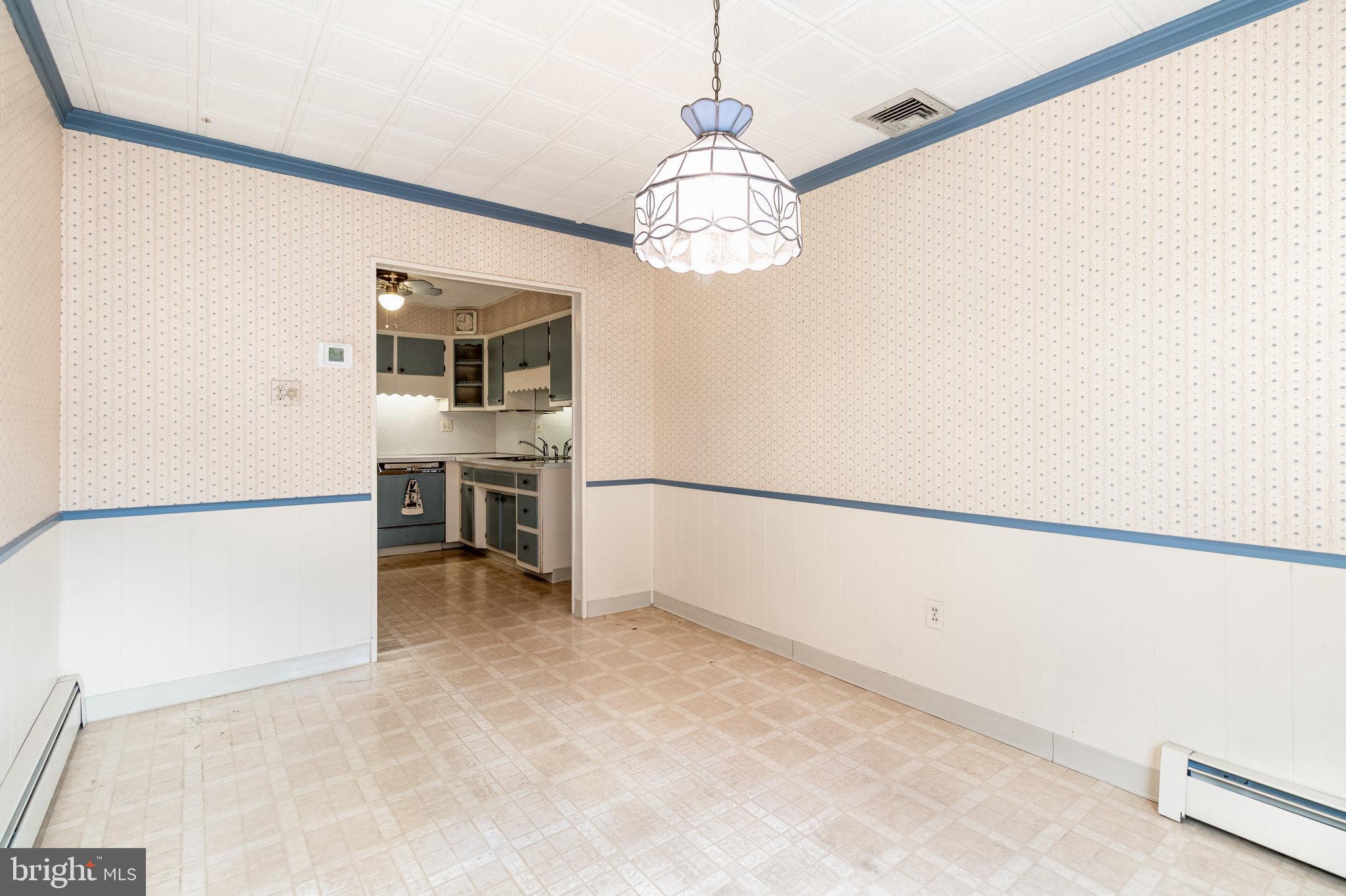 DELBROOK MANOR - Residential