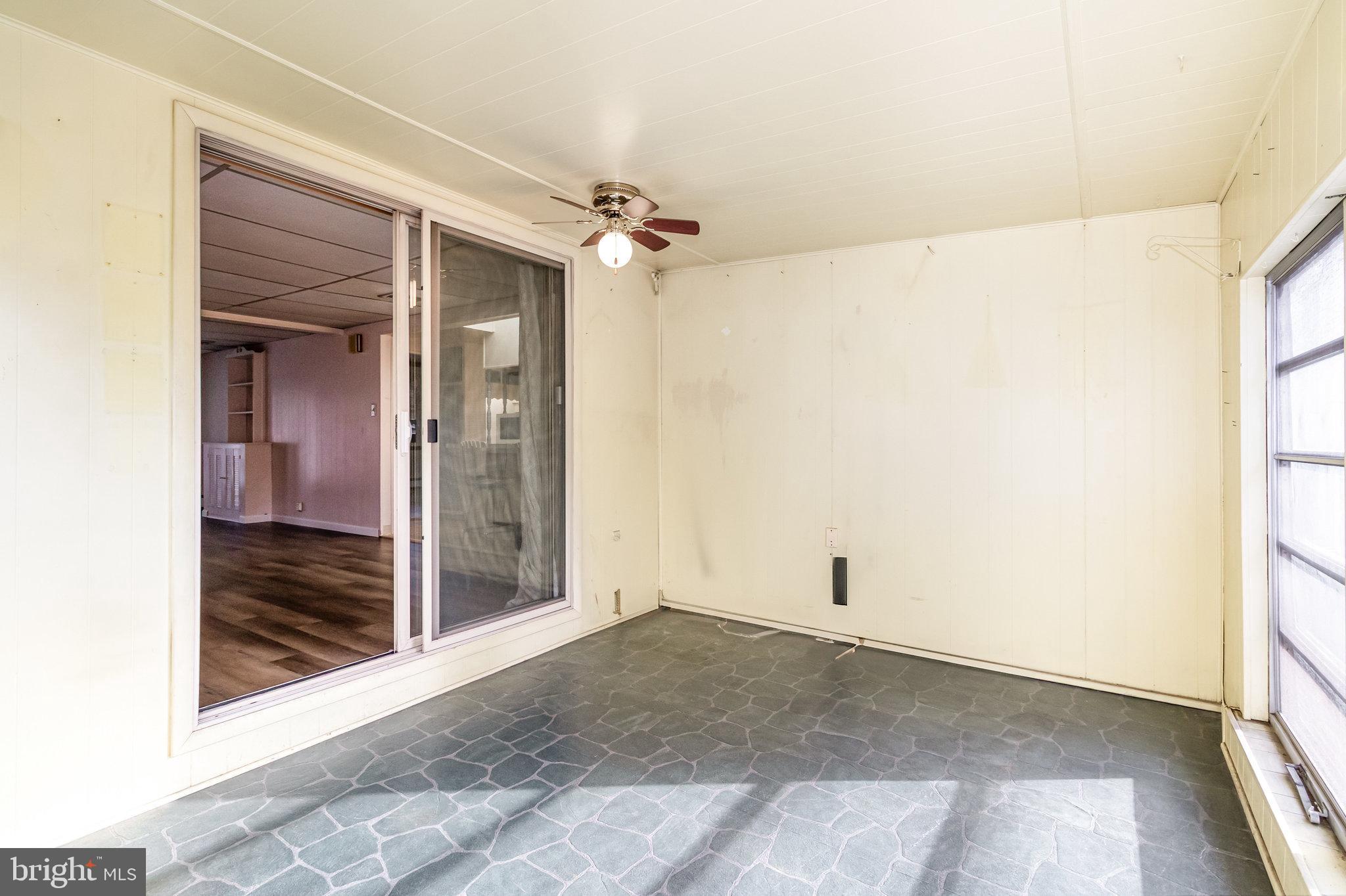 DELBROOK MANOR - Residential