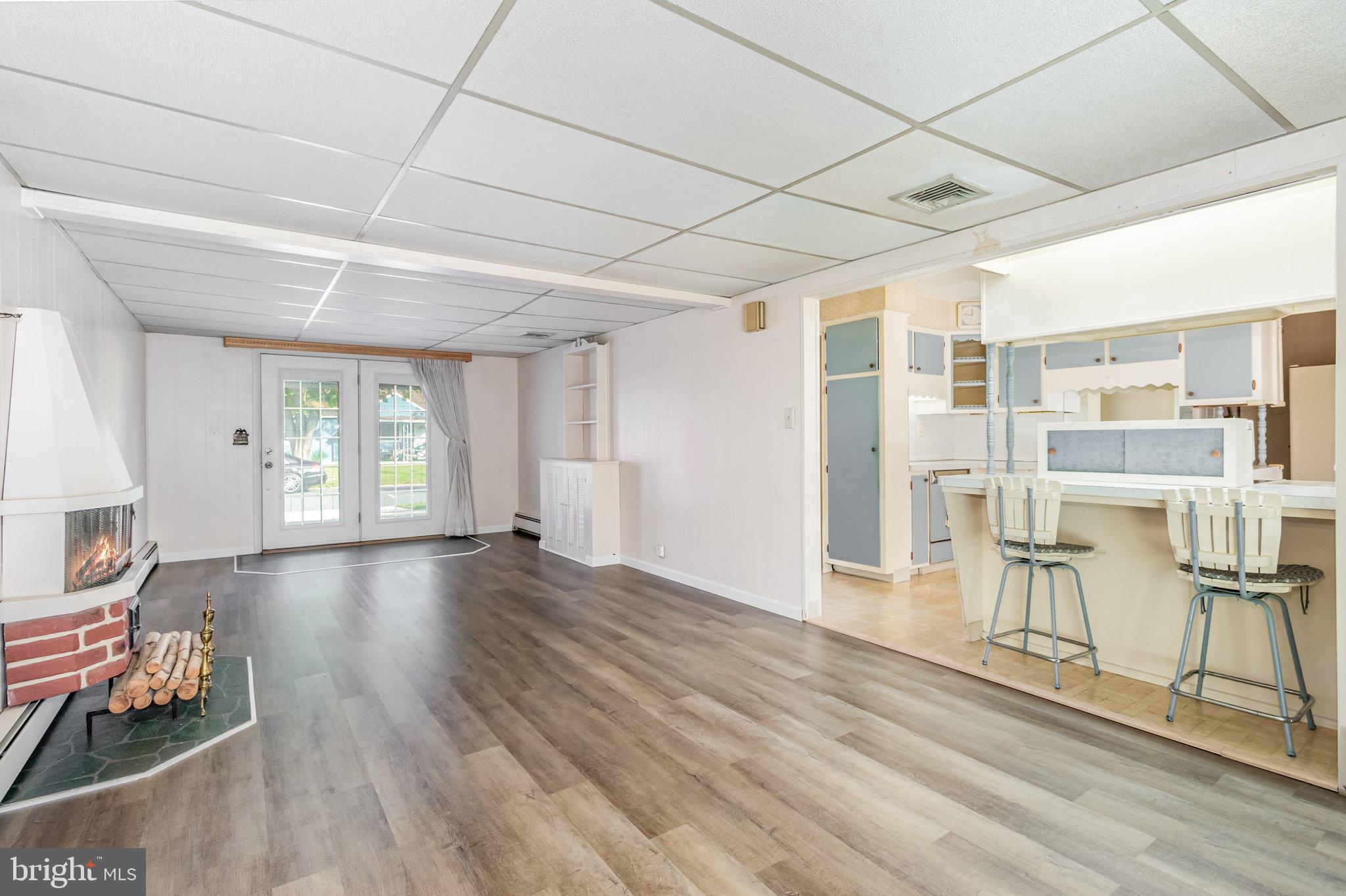 DELBROOK MANOR - Residential