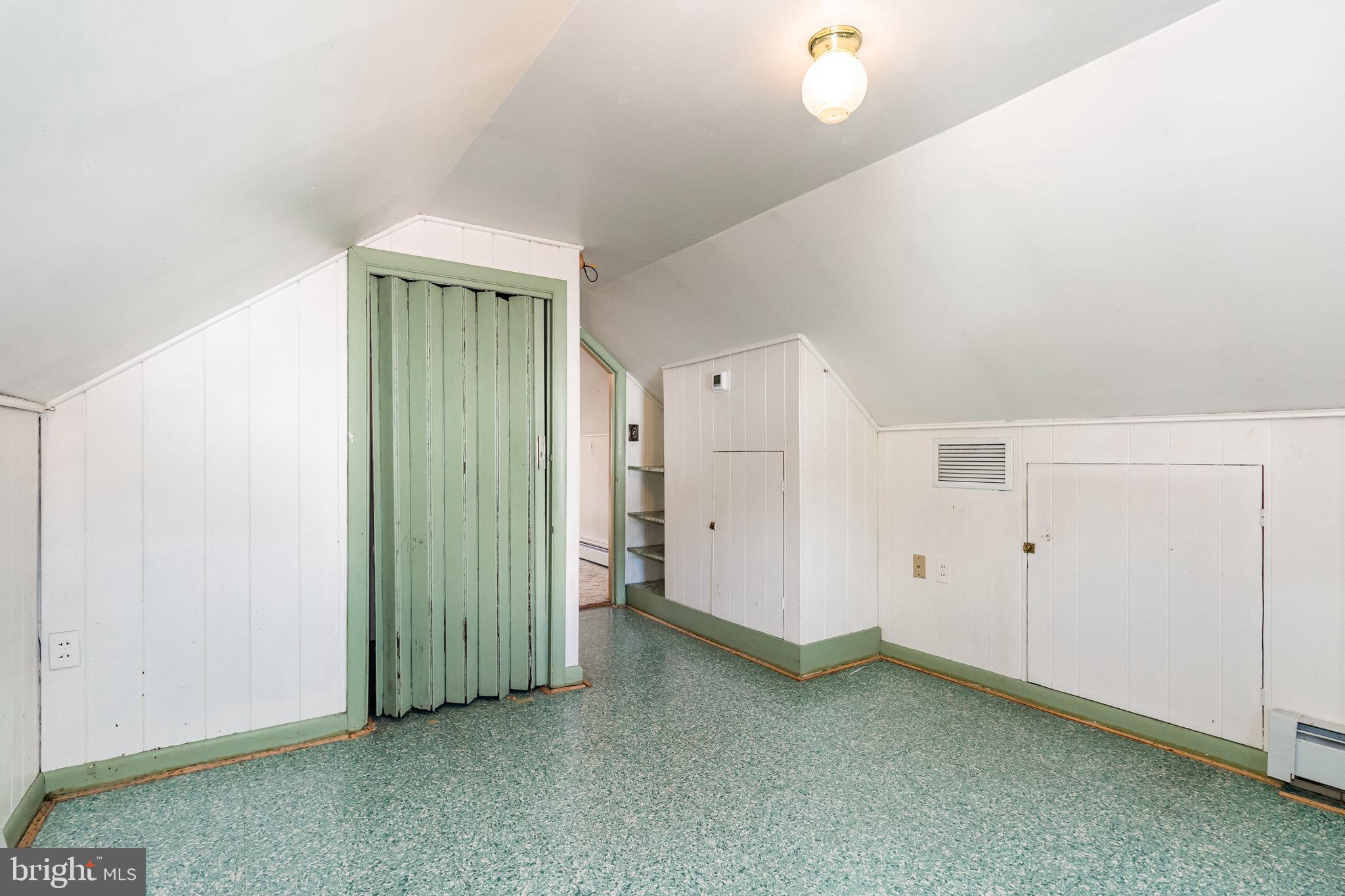 DELBROOK MANOR - Residential