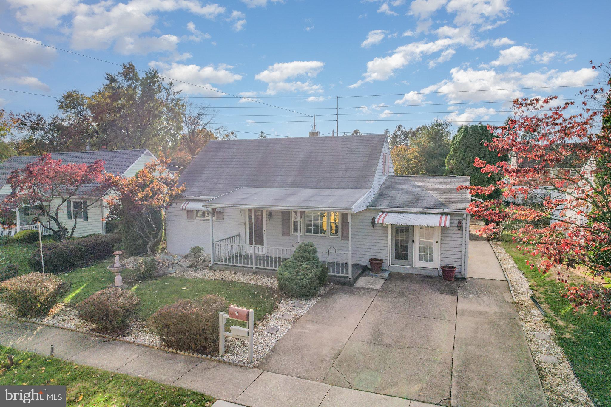 DELBROOK MANOR - Residential