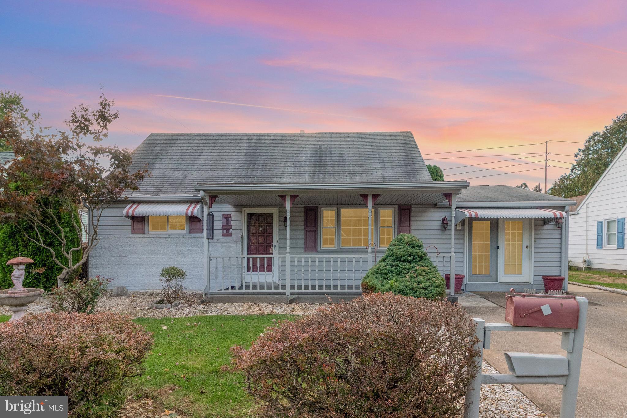 DELBROOK MANOR - Residential