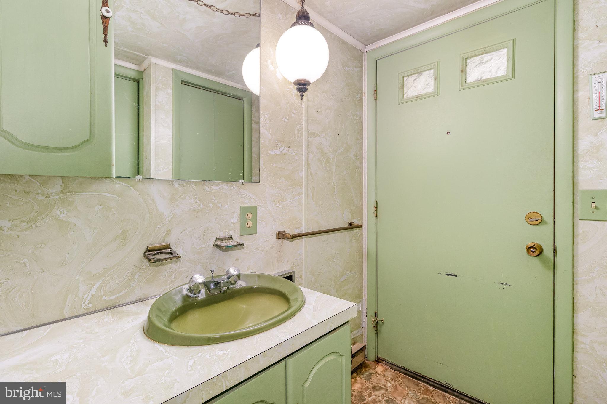 DELBROOK MANOR - Residential