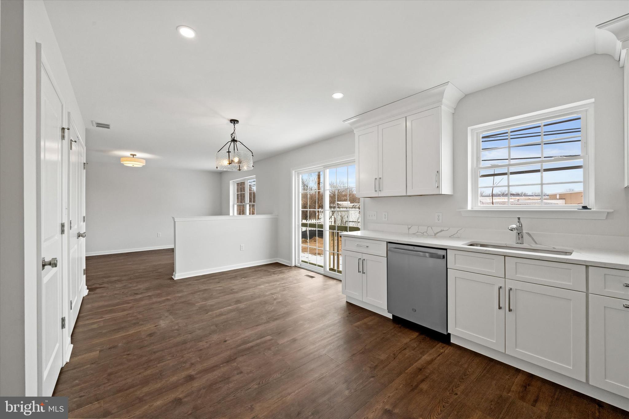 108 E 39TH STREET