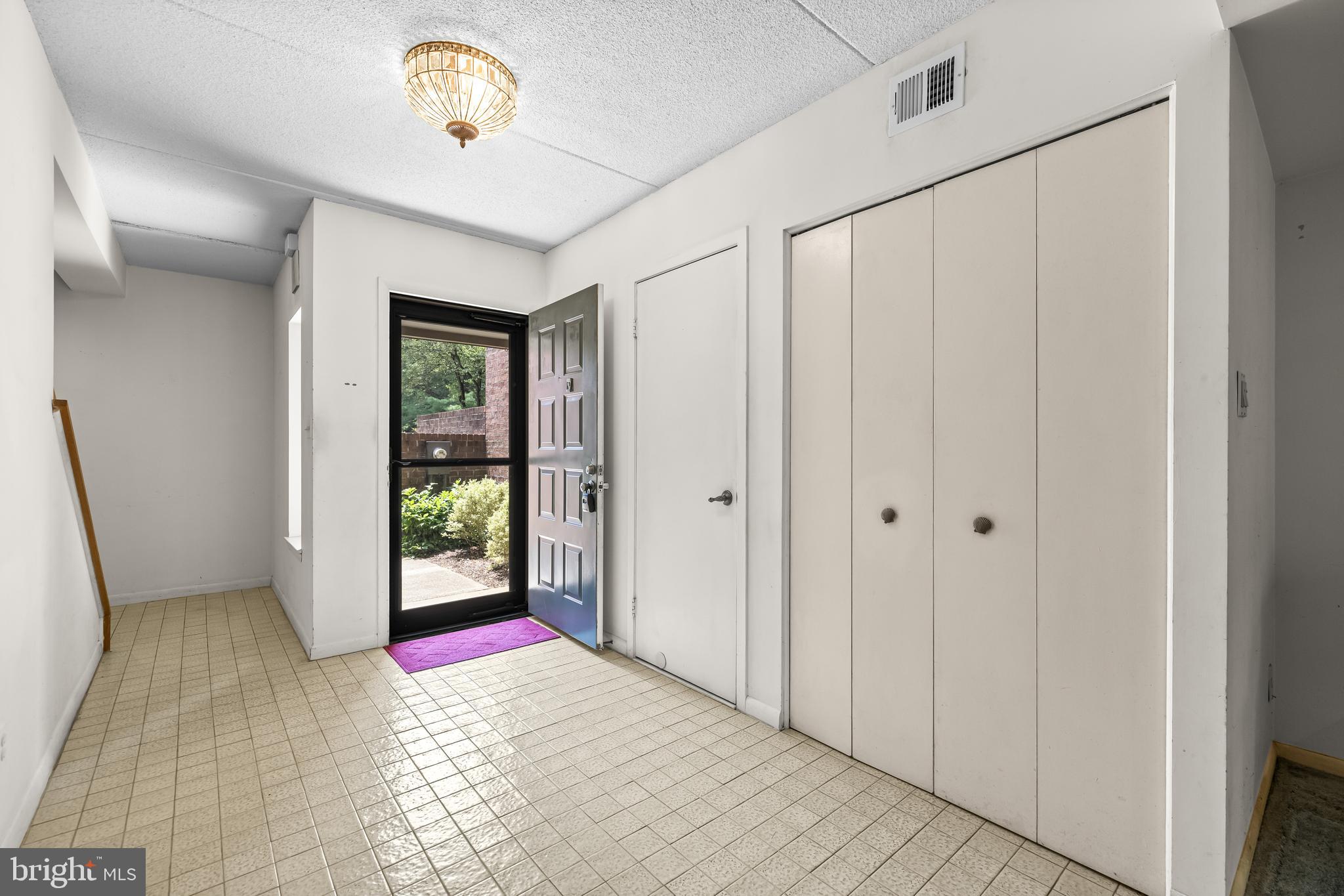15 OAKRIDGE COURT