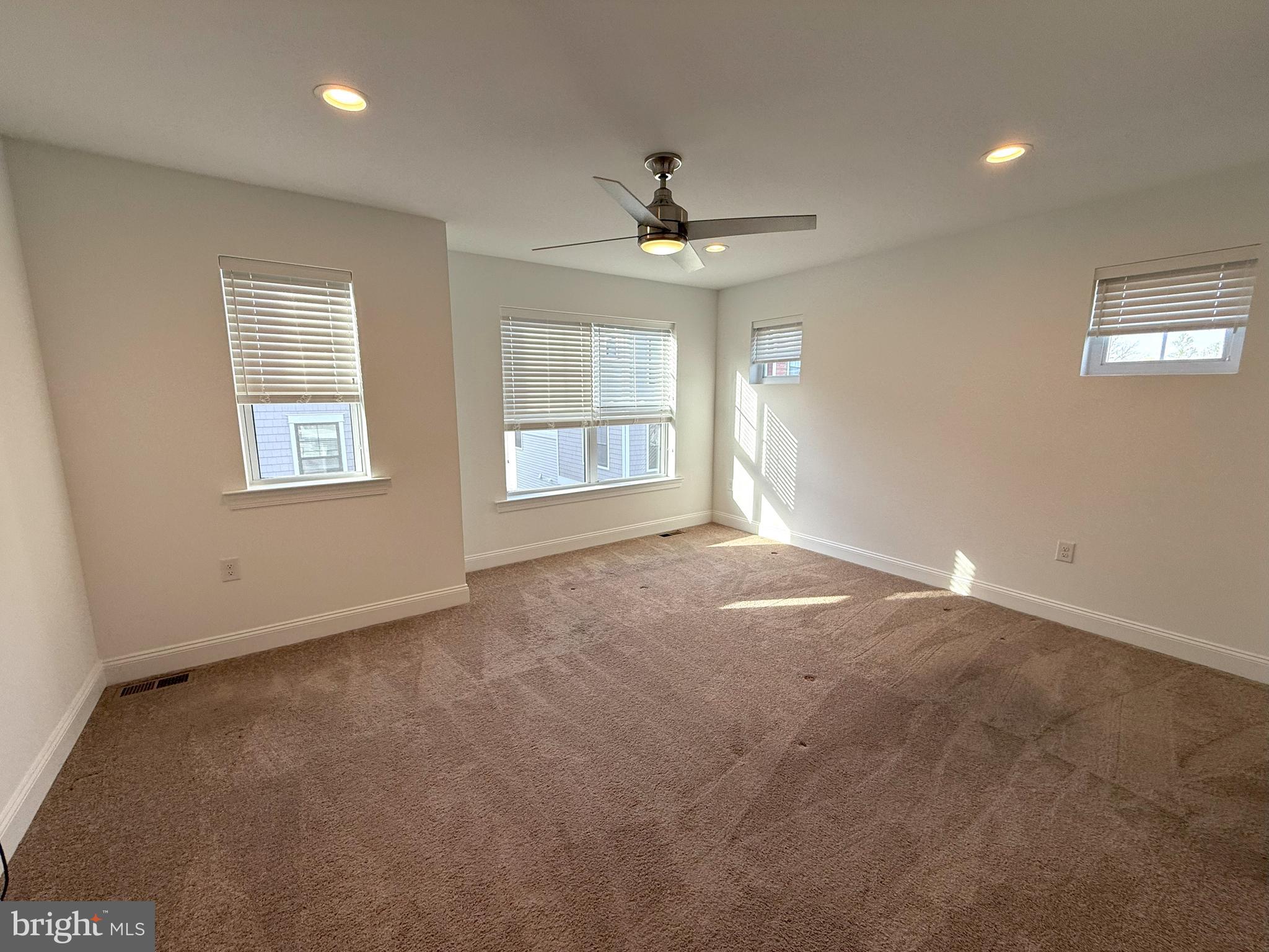 FREELAND SQUARE - Residential Lease