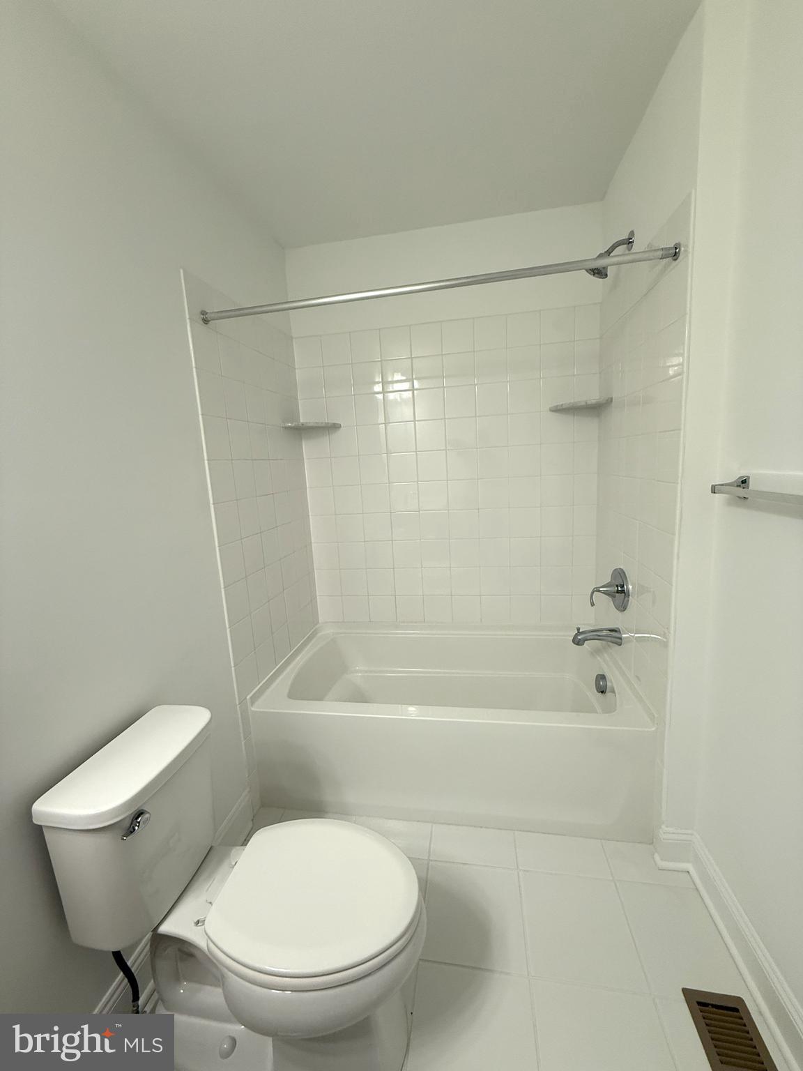 FREELAND SQUARE - Residential Lease