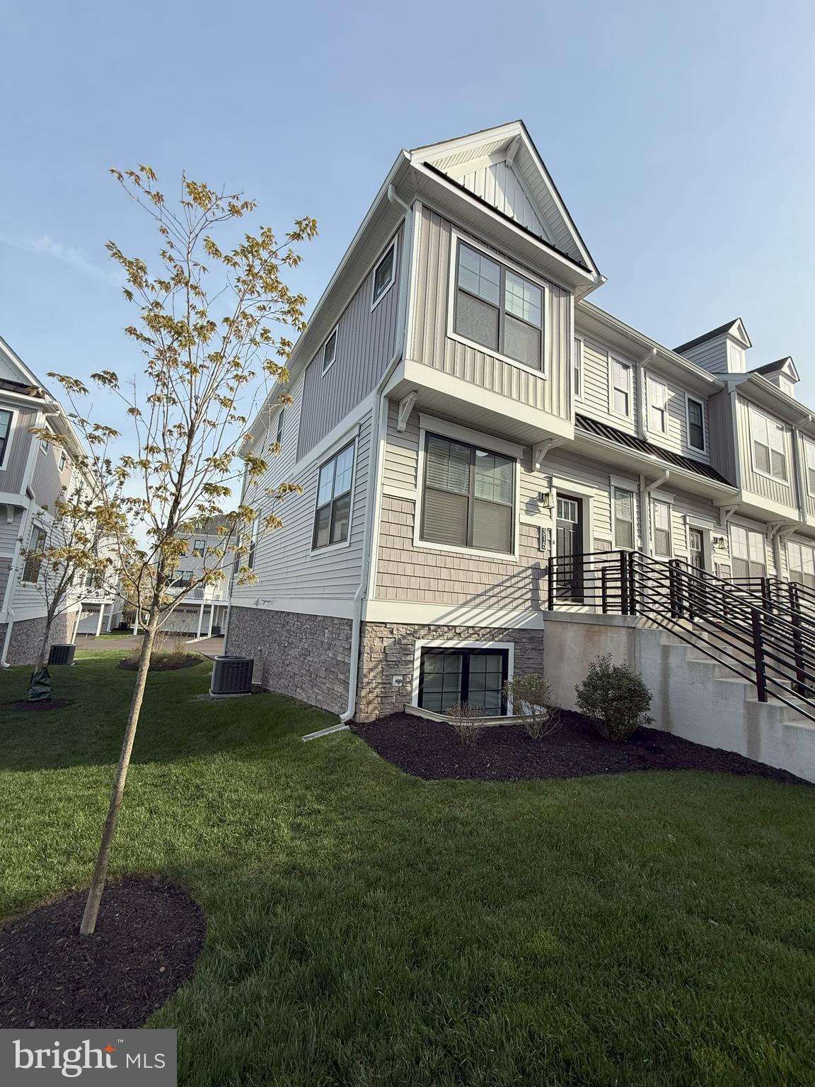 FREELAND SQUARE - Residential Lease