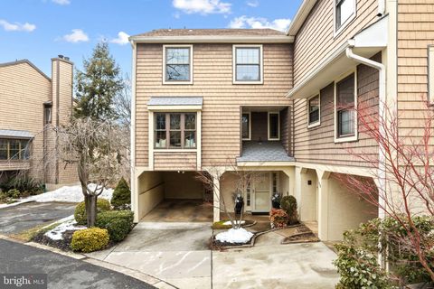 Condo For Sale - 318 Kings Croft Dr<br/> CHERRY HILL, NJ 08034