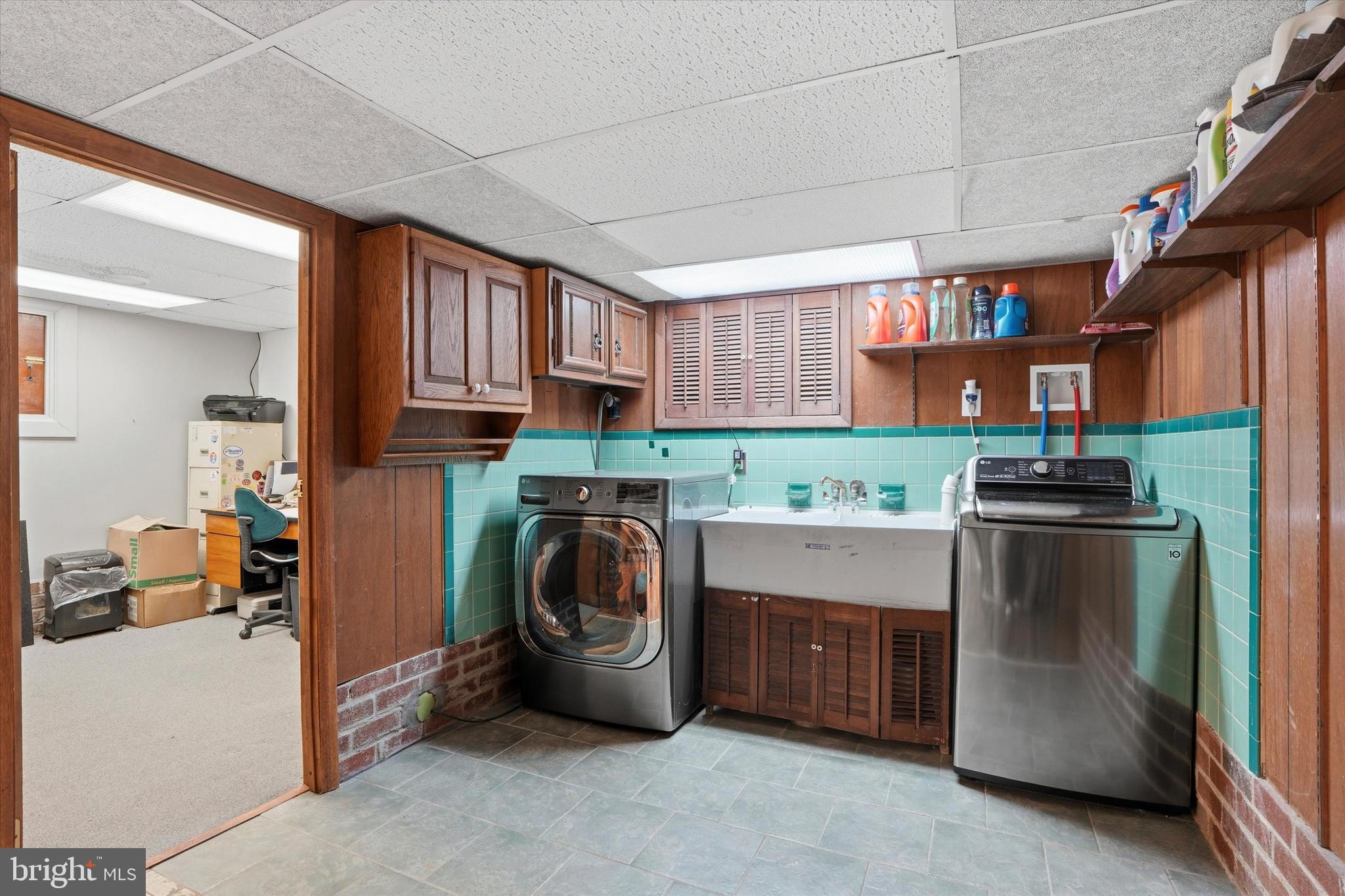 VALLEY VIEW - Residential