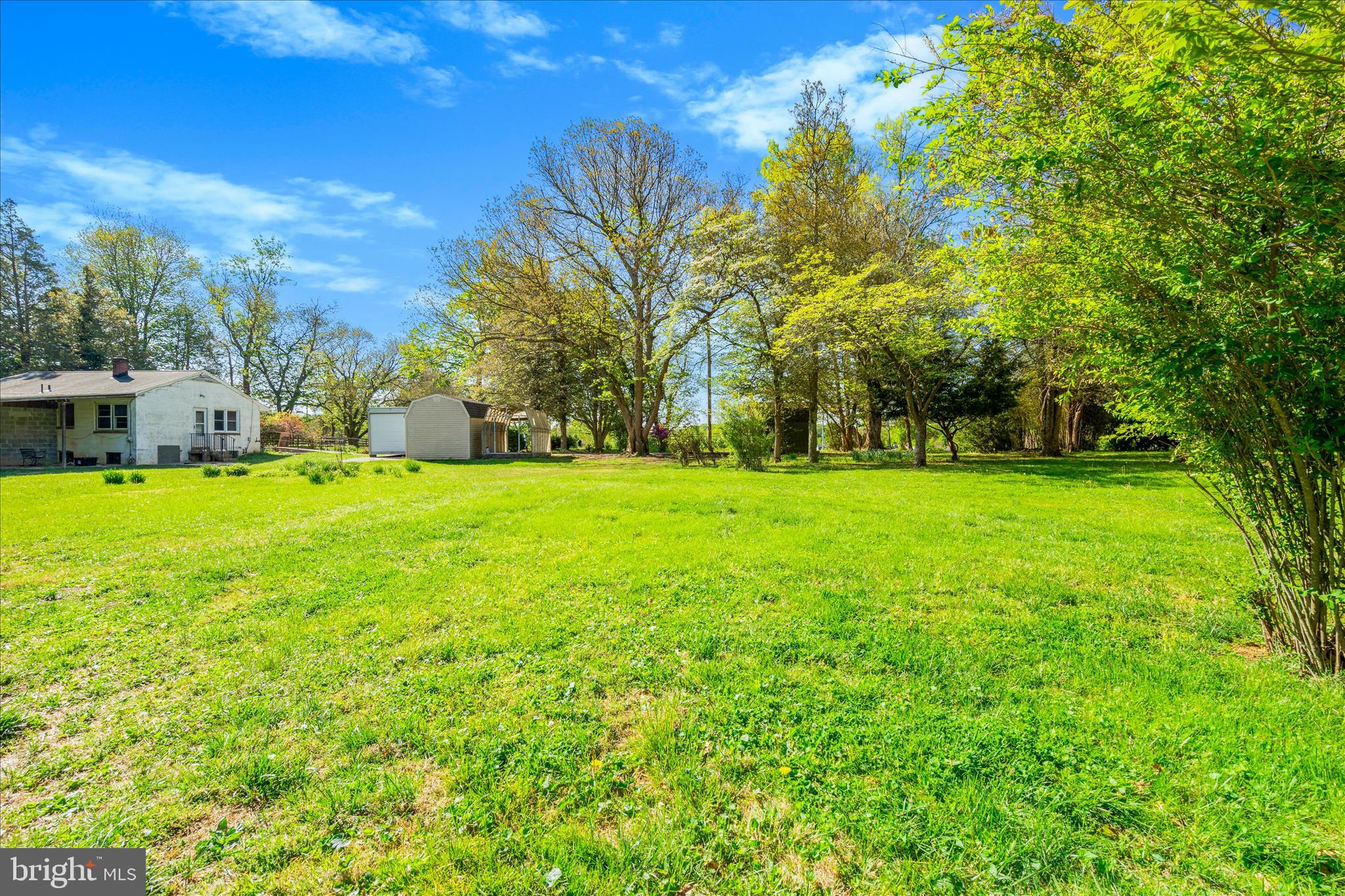 LAYTONSVILLE OUTSIDE - Land