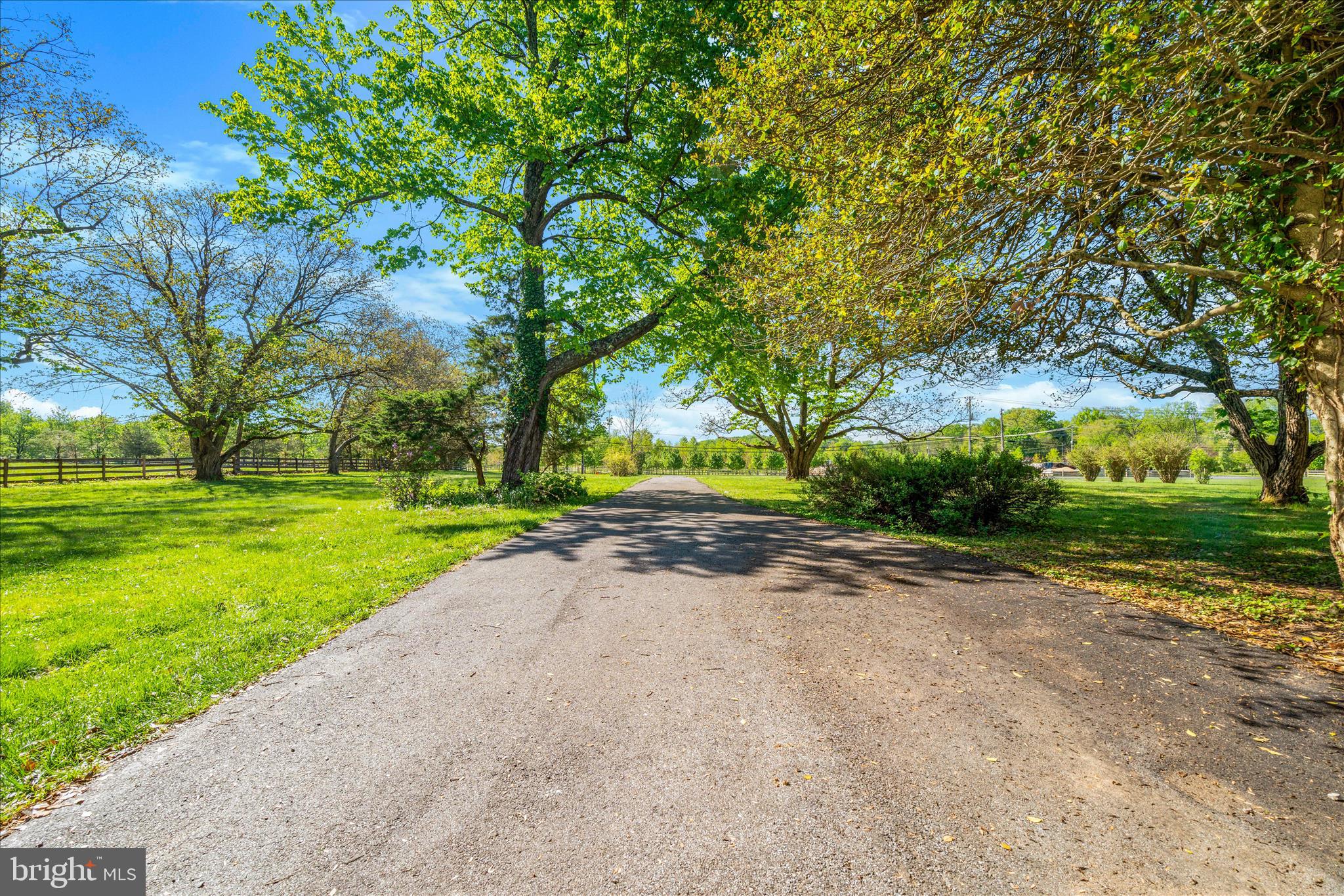 LAYTONSVILLE OUTSIDE - Land