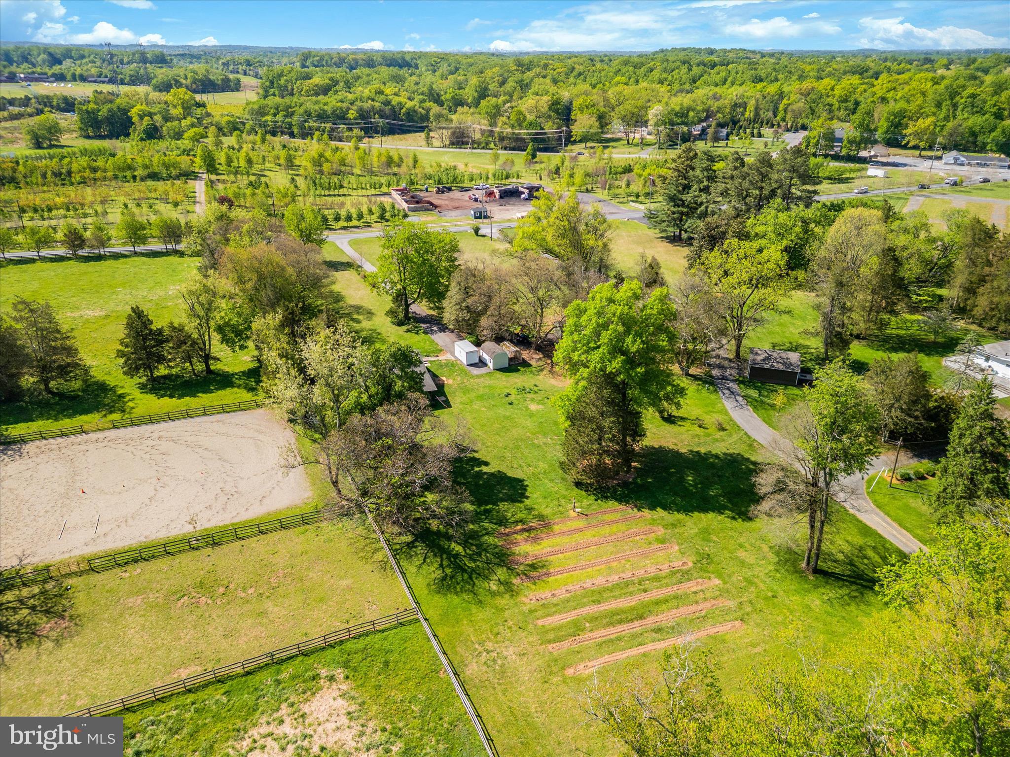 LAYTONSVILLE OUTSIDE - Land