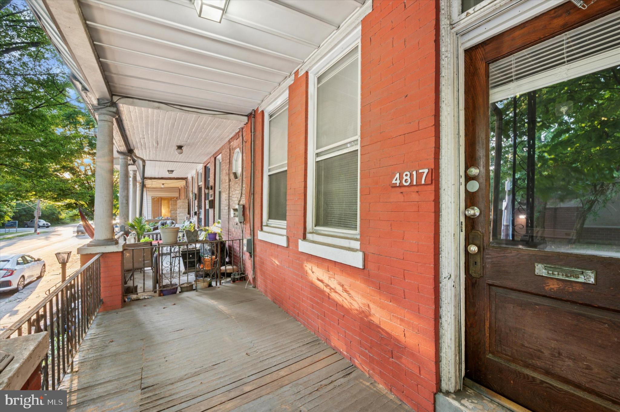 EAST FALLS - Residential