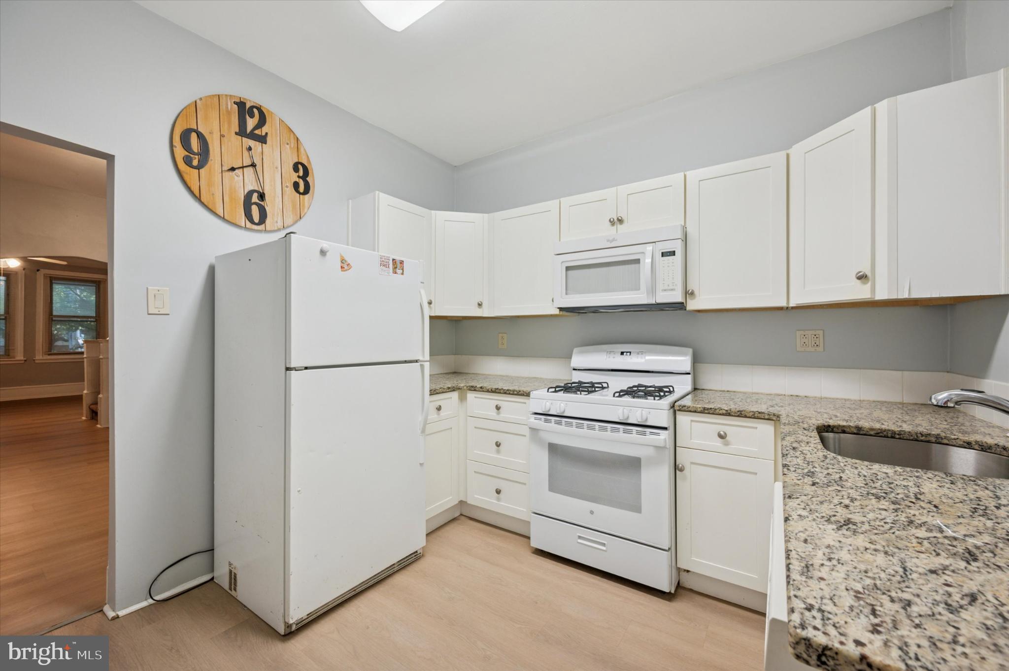 EAST FALLS - Residential