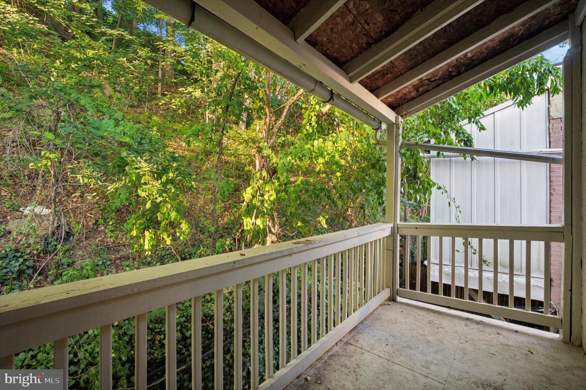 EAST FALLS - Residential