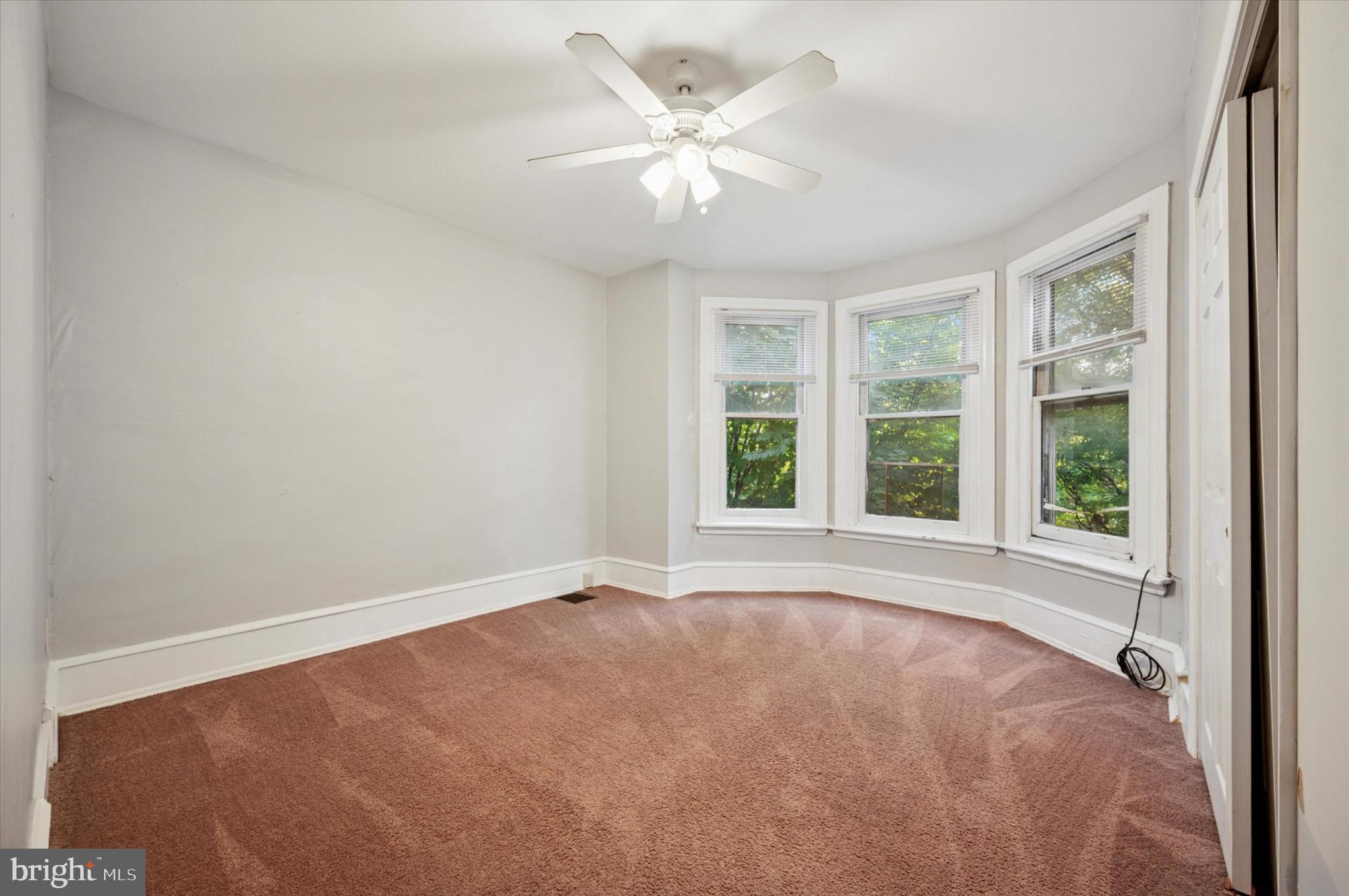 EAST FALLS - Residential