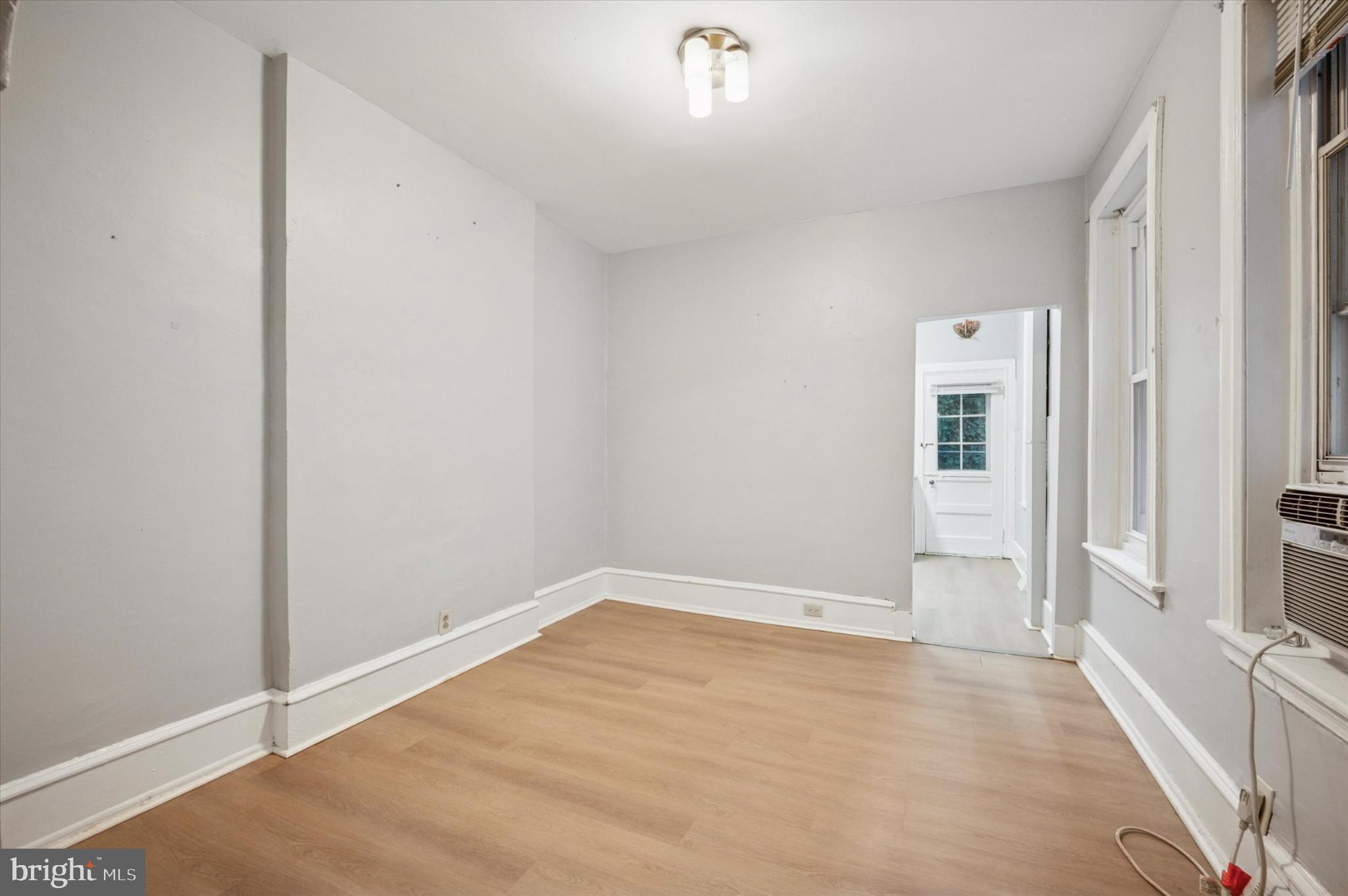 EAST FALLS - Residential