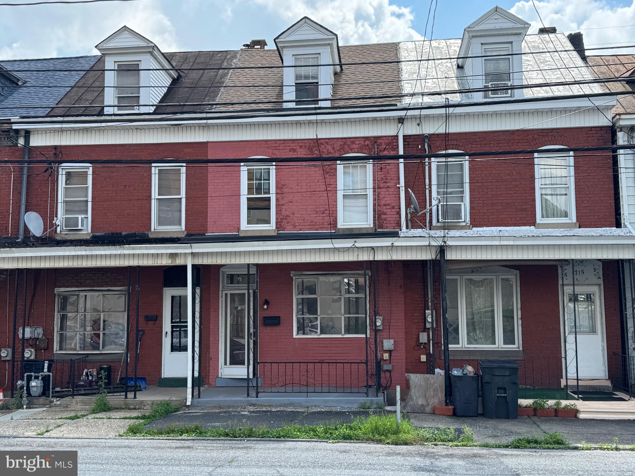 For Rent: 4 Bedroom, 1 Bath – $1,200/month
Rent: $1,200/month
Move-in Cost: $2,400 (first month + security)
4 Bedrooms, 1 Bathroom
Application required before showing
Minimum Requirements:
Clean background and credit history
600+ credit score
$3,600/month household income
Apply on Zillow