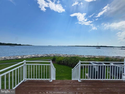 Townhouse For Sale - 1503 Oyster Cove Drive<br/> GRASONVILLE, MD 21638