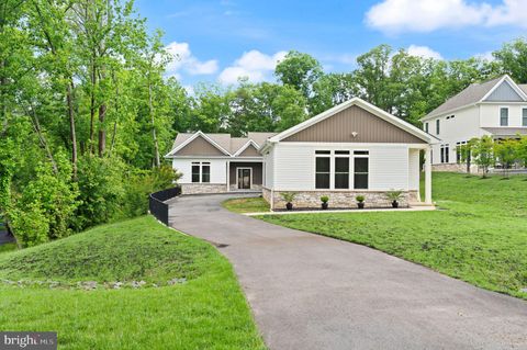 Photo of 6468 Windham Avenue, ALEXANDRIA, VA 22315 (MLS # VAFX2312982)