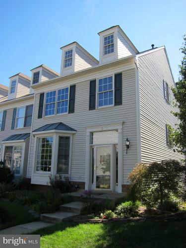 THE MEWS - Residential Lease