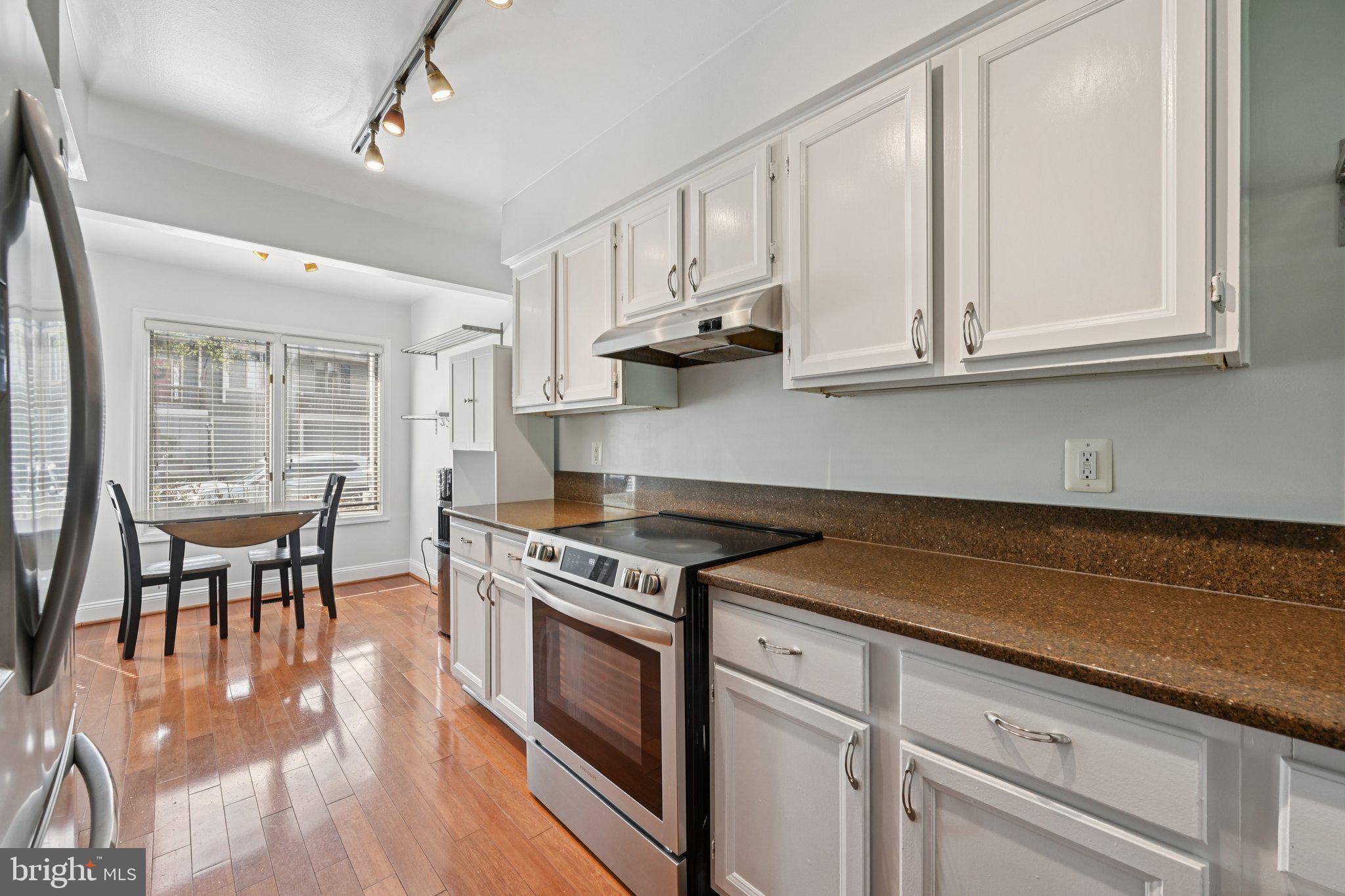 5095 COLUMBIA ROAD 16