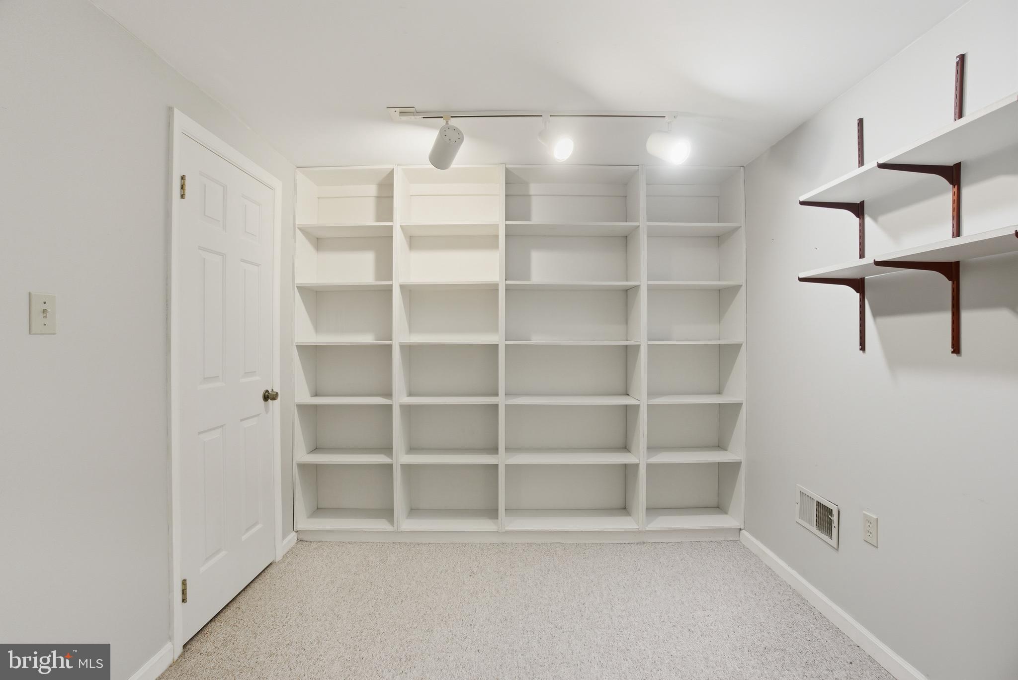 VILLAGE OF KINGS CONTRIVANCE - Residential