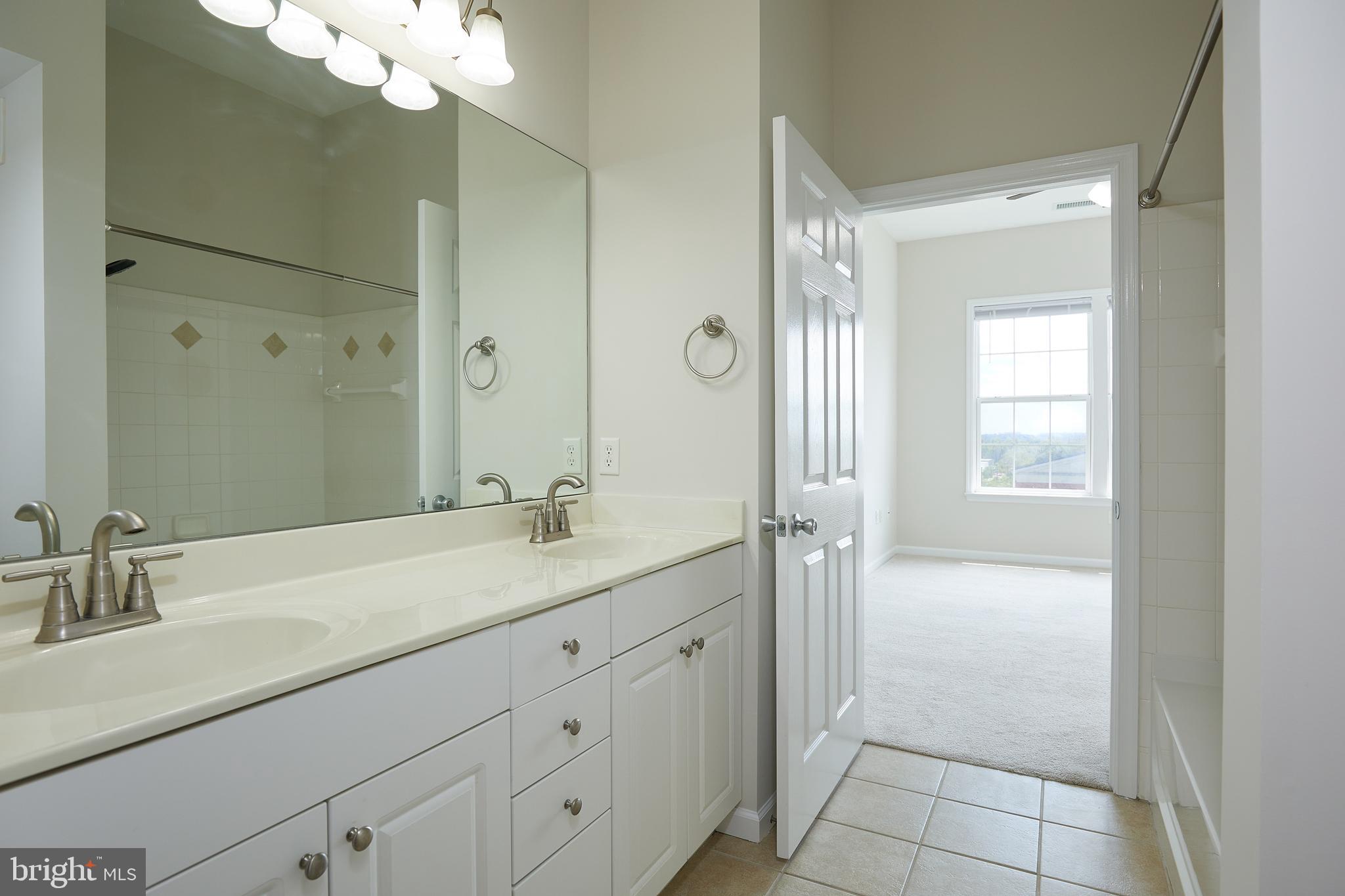 THE COLONNADE AT KENTLANDS - Residential