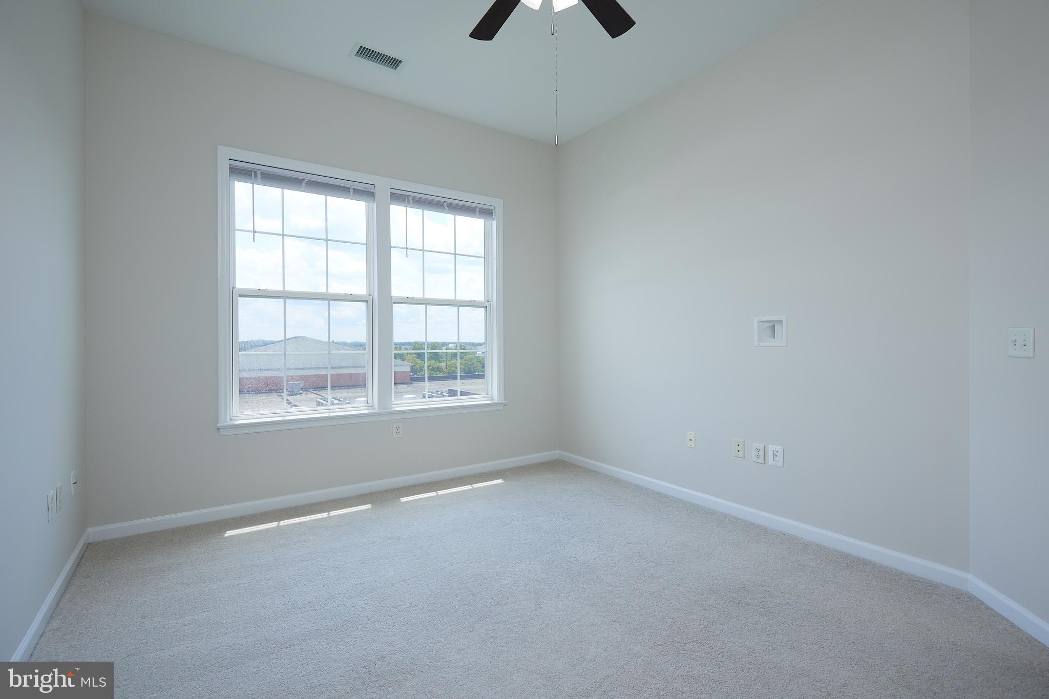 THE COLONNADE AT KENTLANDS - Residential