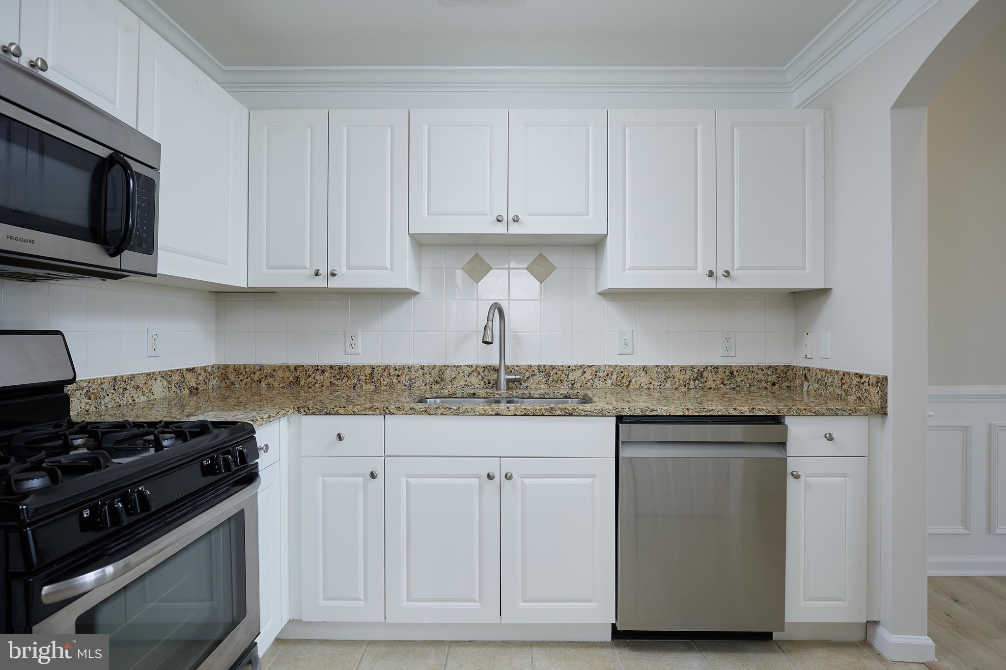 THE COLONNADE AT KENTLANDS - Residential