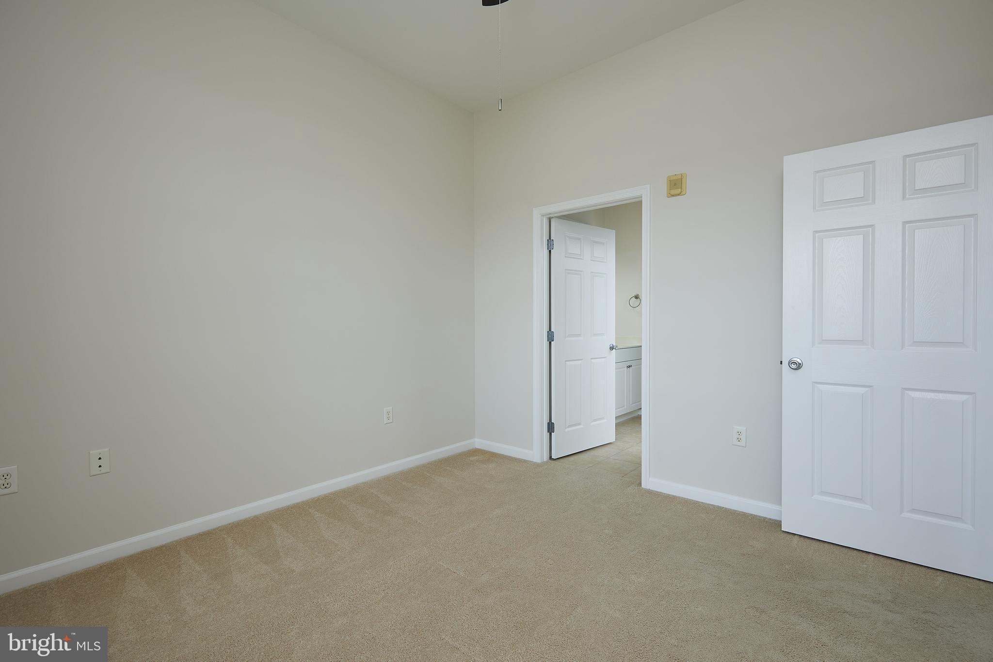 THE COLONNADE AT KENTLANDS - Residential